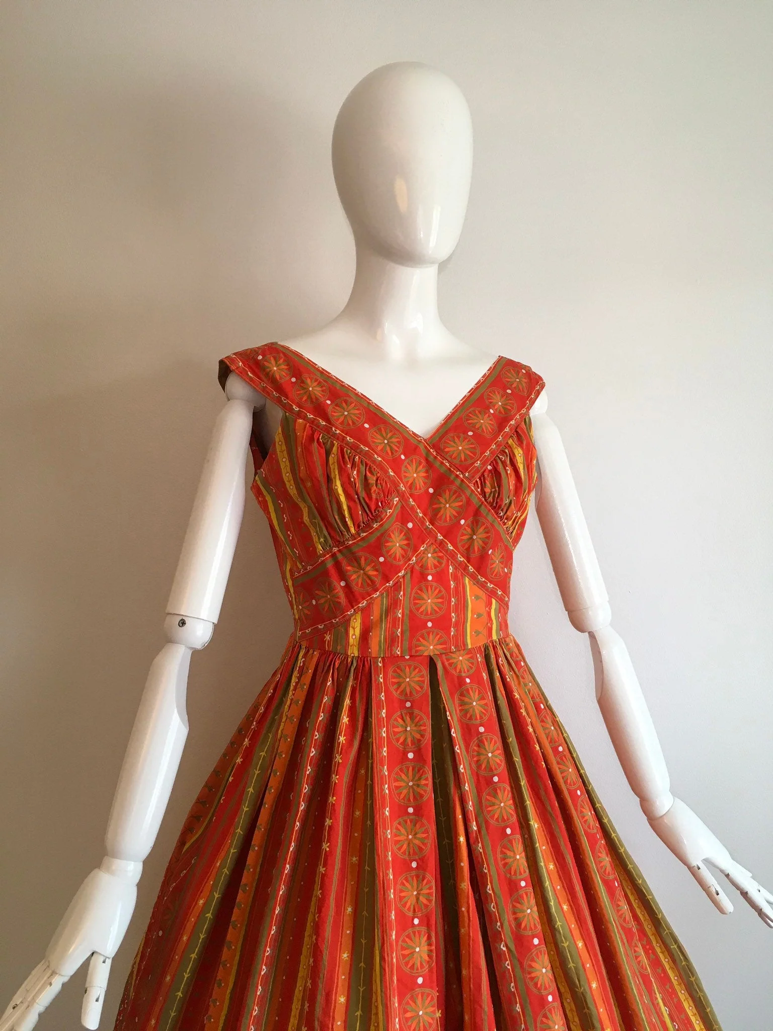 50's Sleeveless Orange Multi Print Summer Dress - Image 4