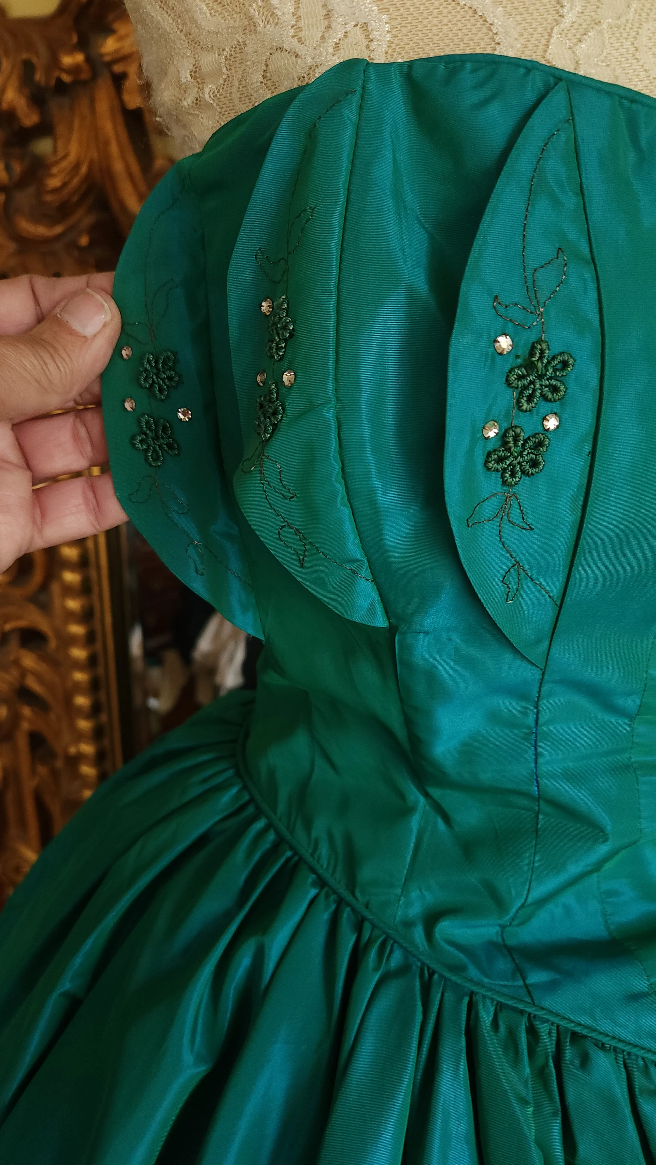 50s Strapless Irridescent Green Taffeta Party Dress - Image 6