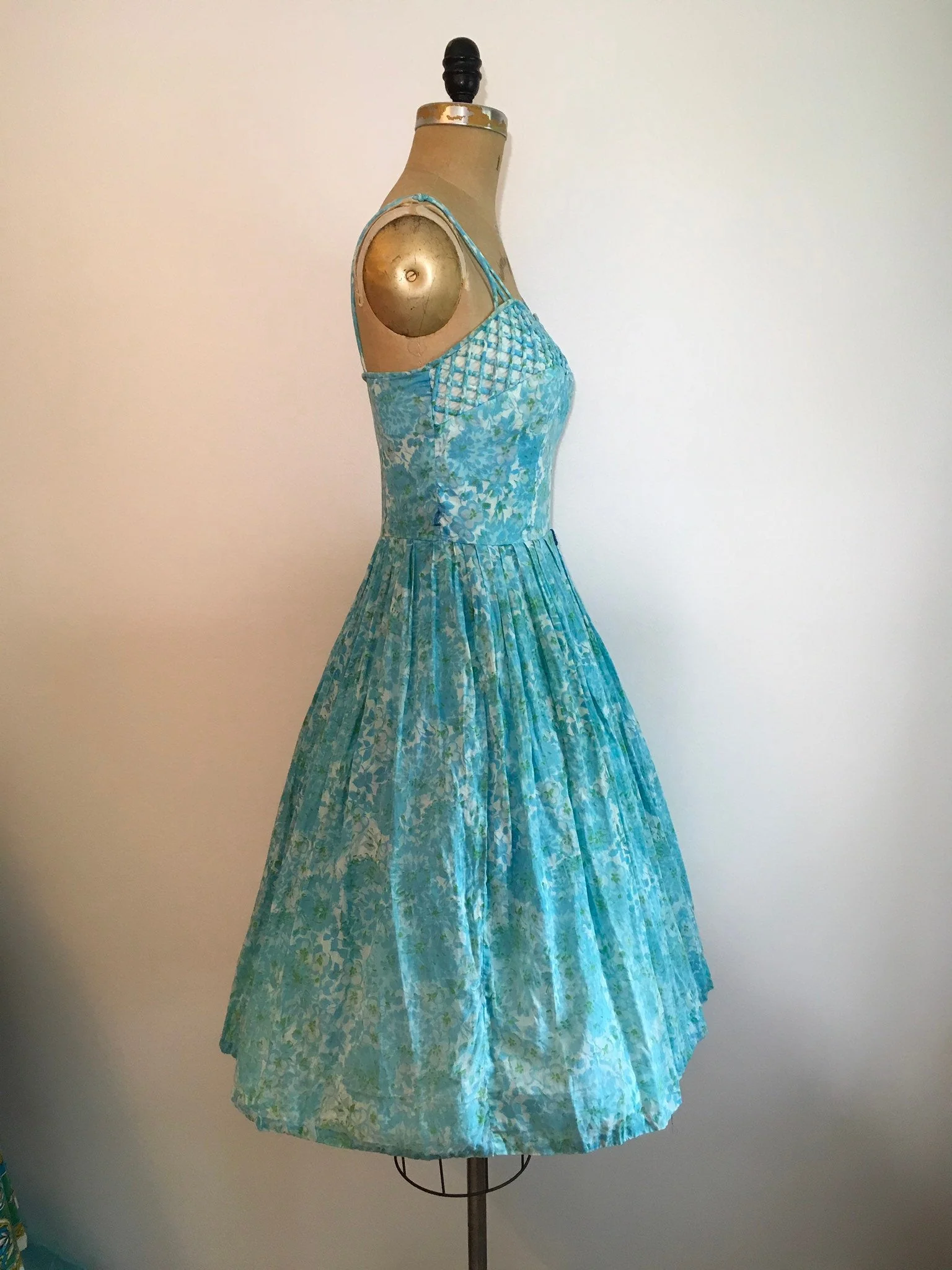 50's Sweetheart Neckline Blue Floral Sundress by Alix of Miami - Image 3