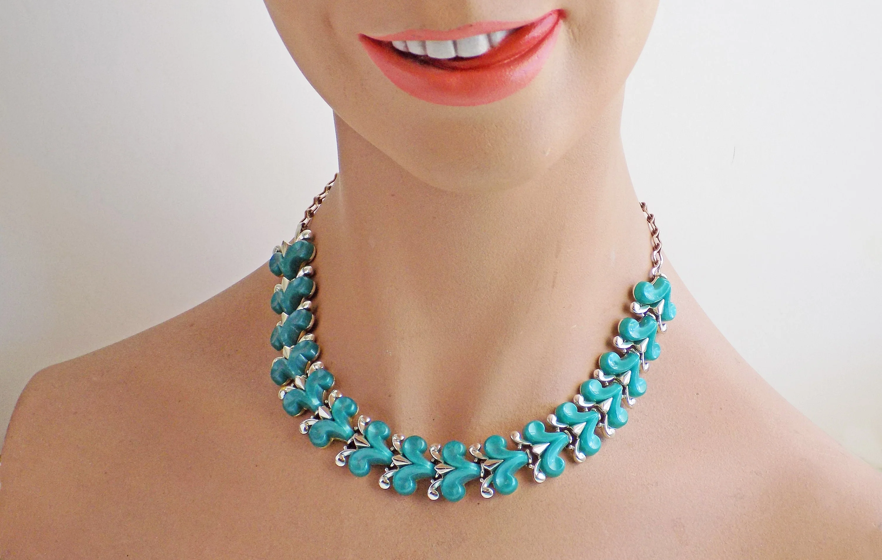50s Turquoise and Silver Costume Necklace Rockabilly Pin Up Formal Wedding Plastic Pot Metal Chain - Image 2