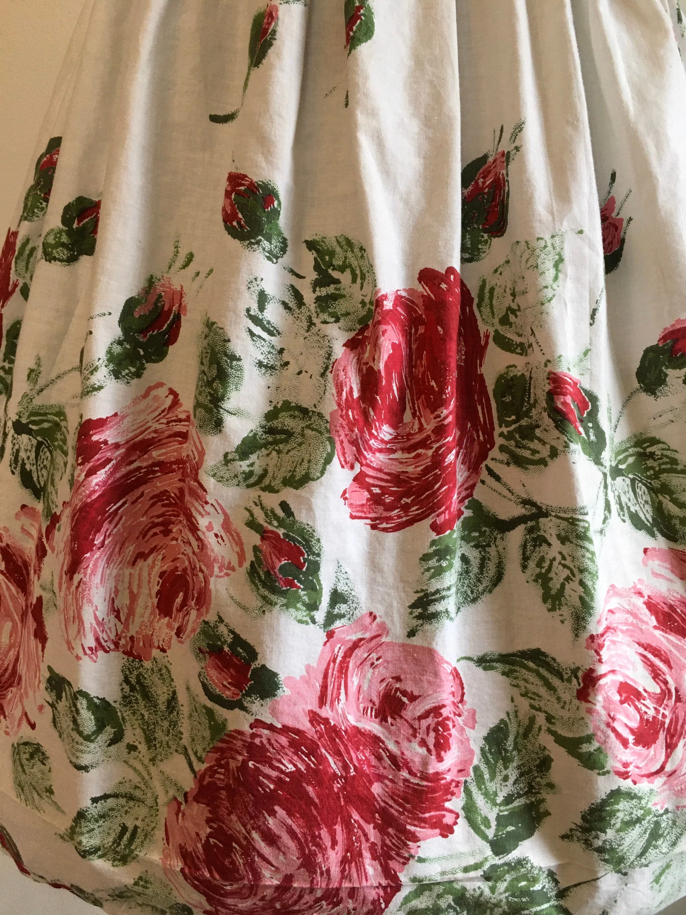 50's White A-Line Skirt with Large Pink Rose Print - Image 4
