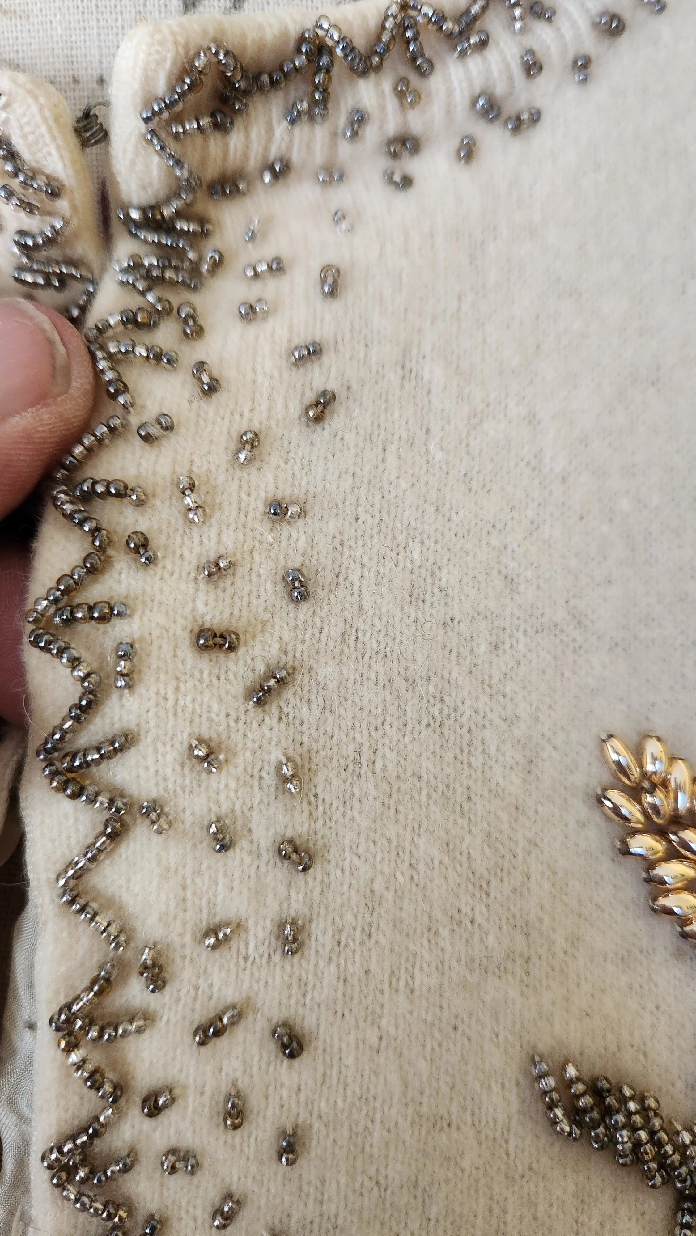 50s White Beaded Wheat Pattern Cardigan Sweater By Miles Sweat - Image 6