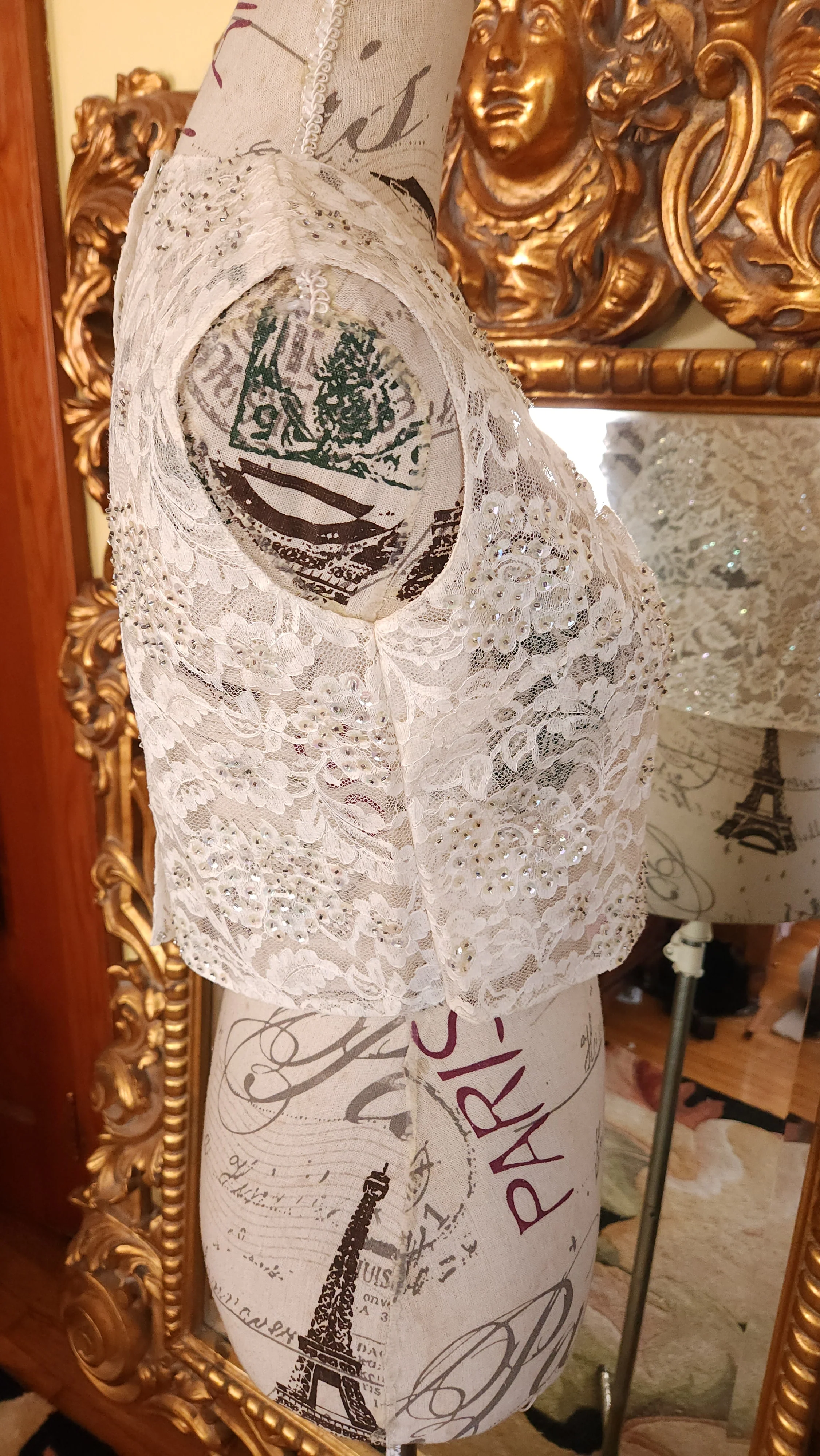 50s White Lace Crop Top With Irridescent Sequins - Image 4