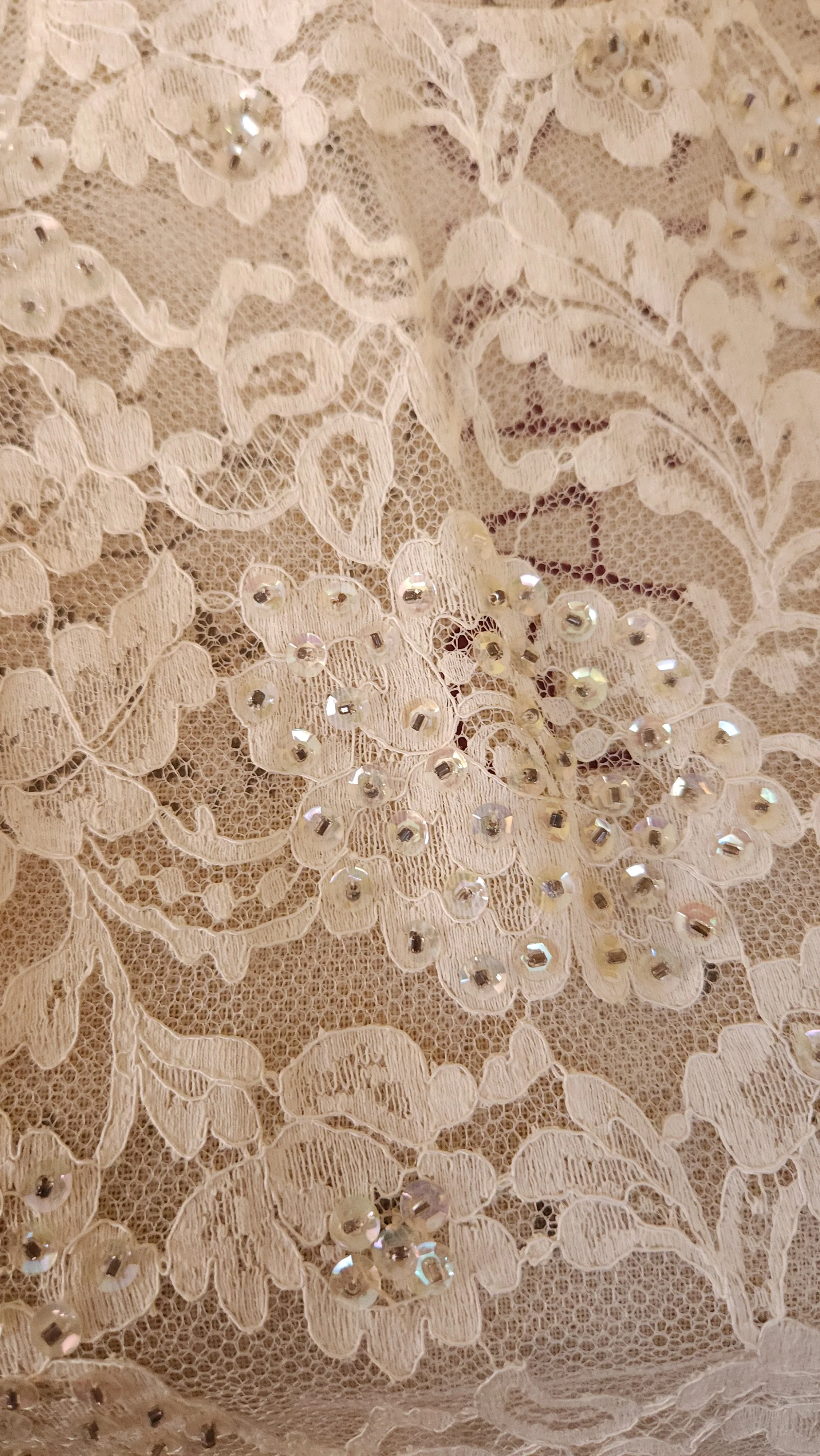 50s White Lace Crop Top With Irridescent Sequins - Image 6