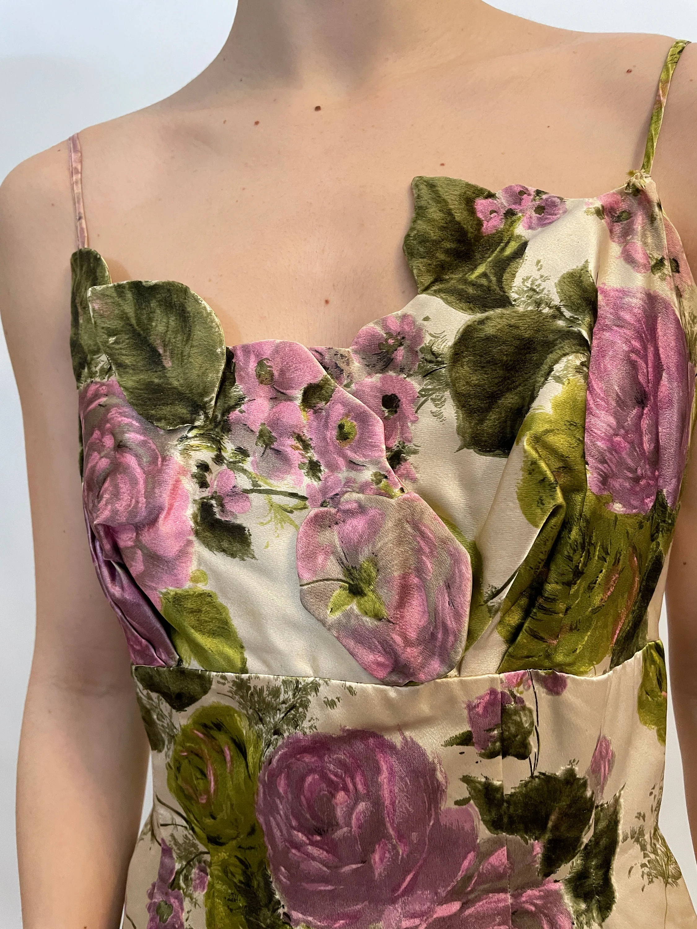 50s White Silk Gown with a Pink Rose Floral Pattern and Green Leaves Applique On The Bust Spaghetti Straps - Image 9
