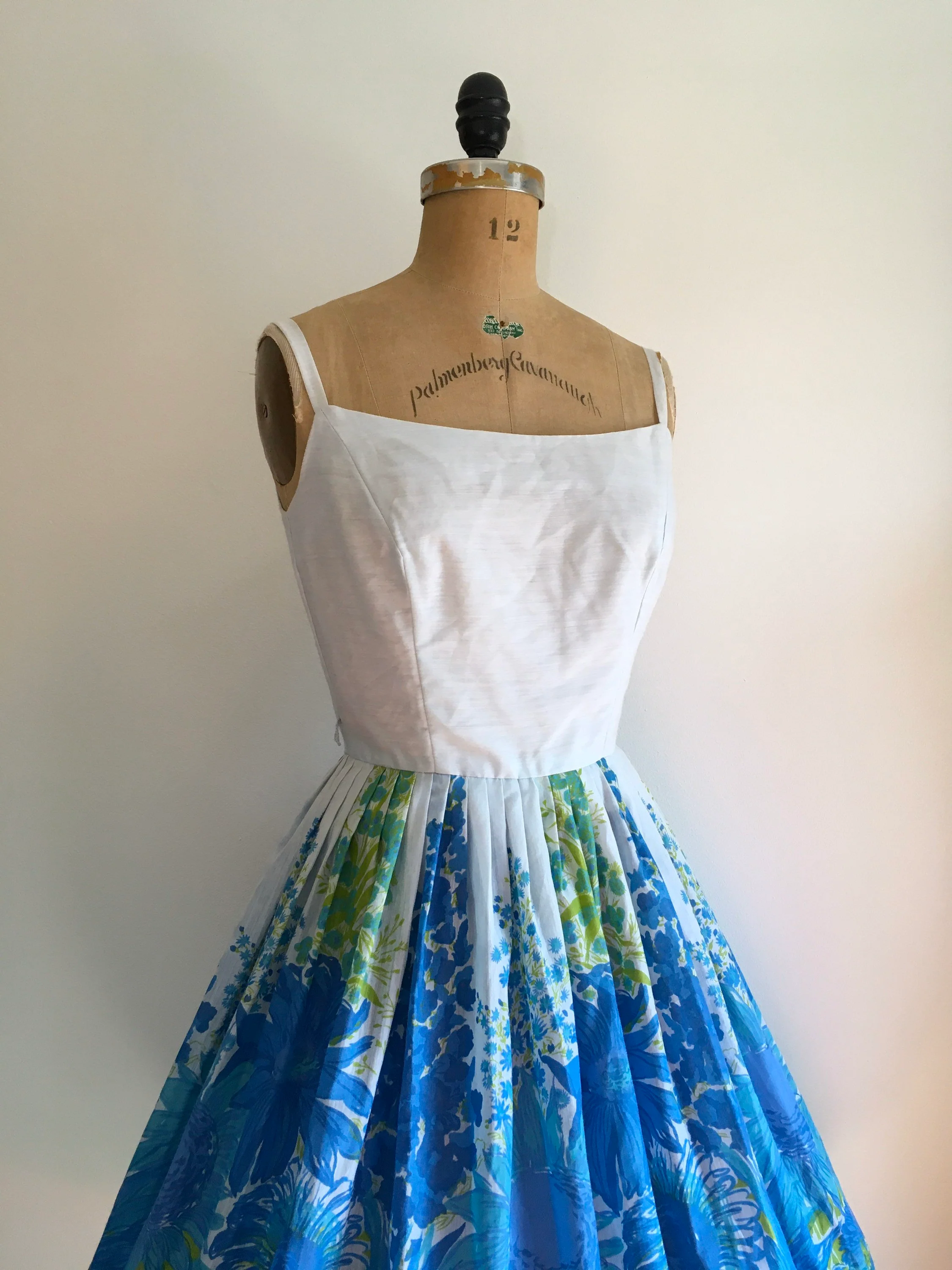 50's White Sleeveless Sundress with Large Blue Floral Print by Betty Barclay - Image 4