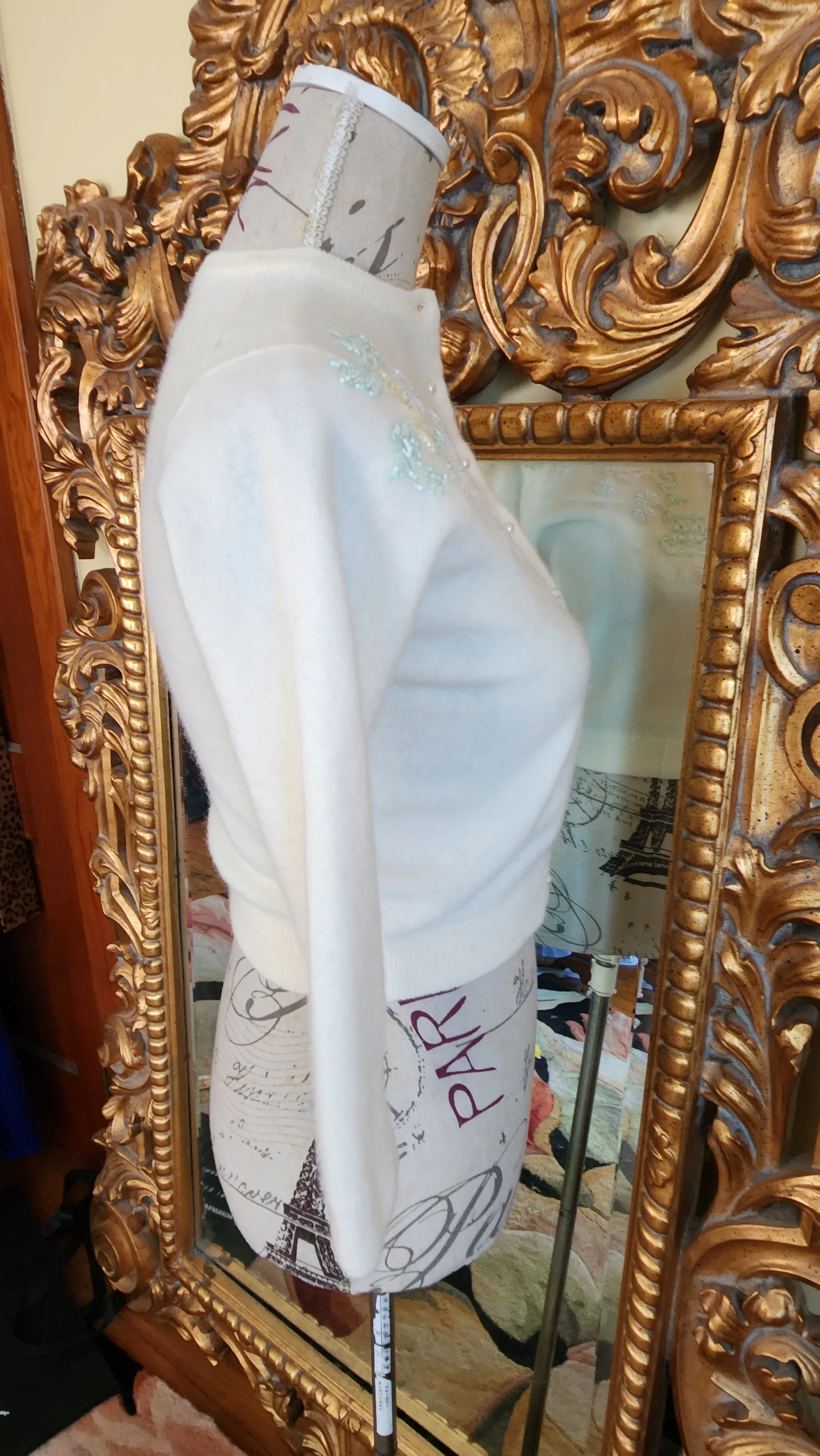 50s White Wool Cardigan With Pastel Beading - Image 3