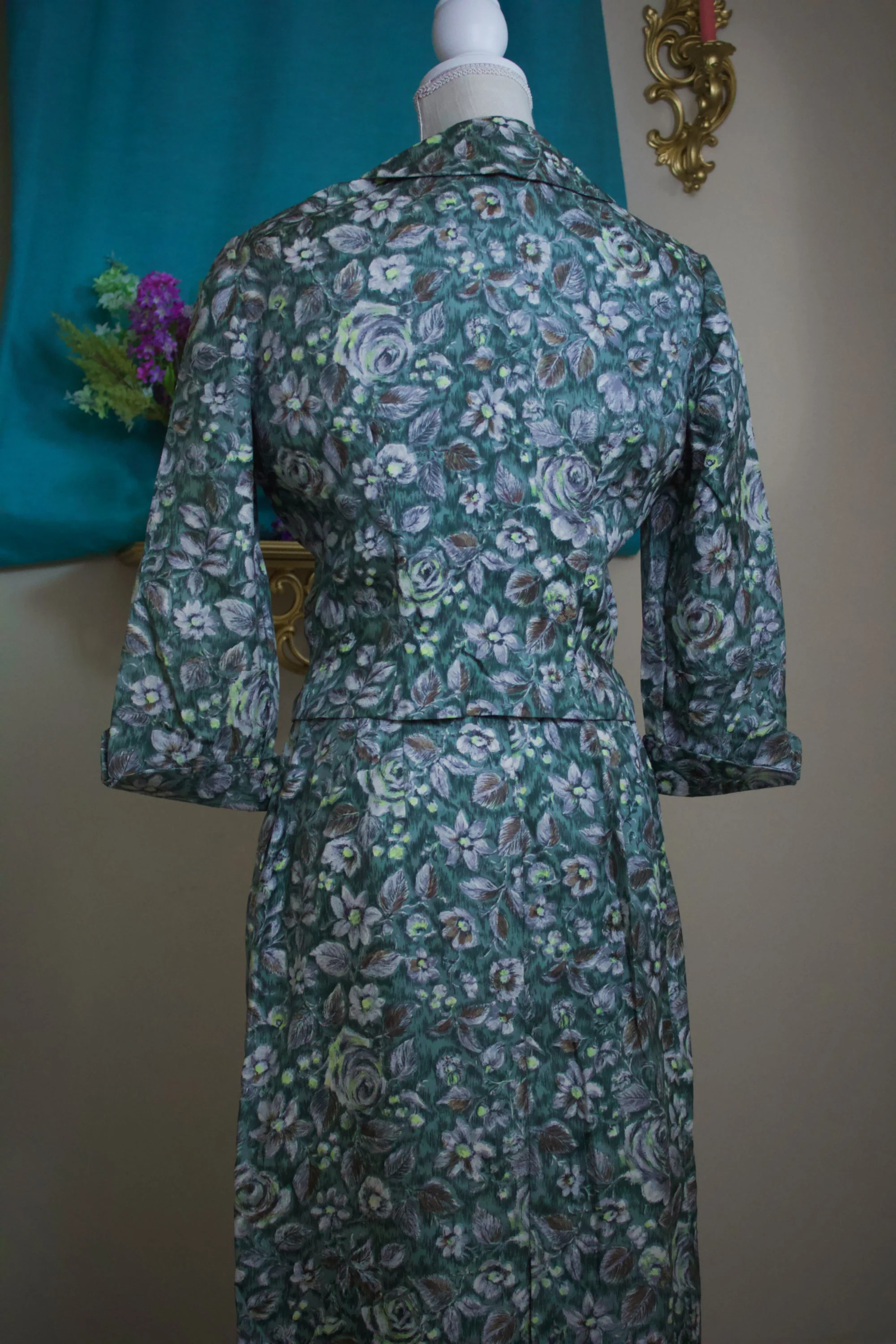 50s Wiggle Dress with Matching Jacket In Floral Print with Blue Green and Soft Gray - Image 2