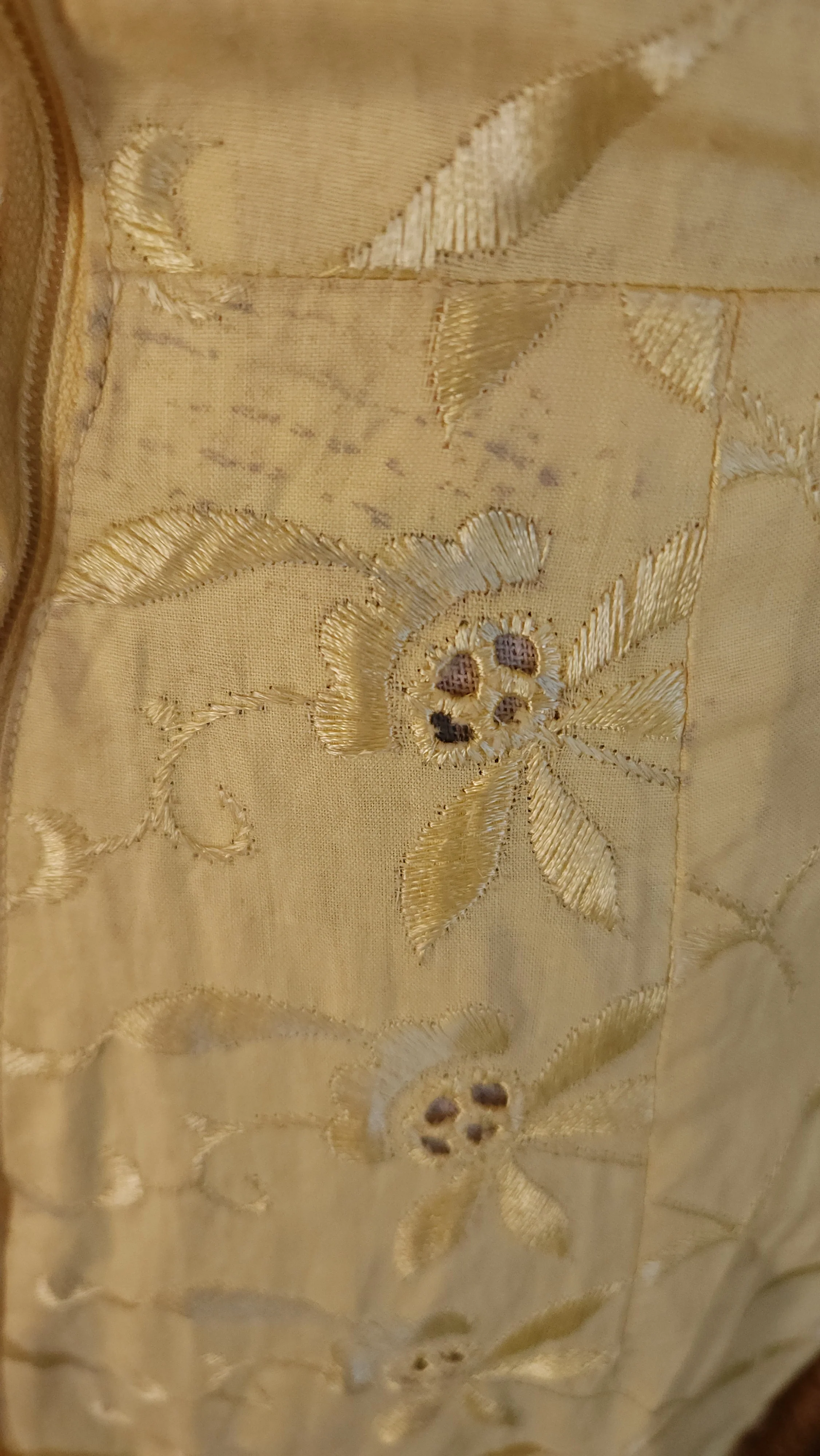 50s Yellow Embroidered Eyelet Wiggle Dress - Image 9