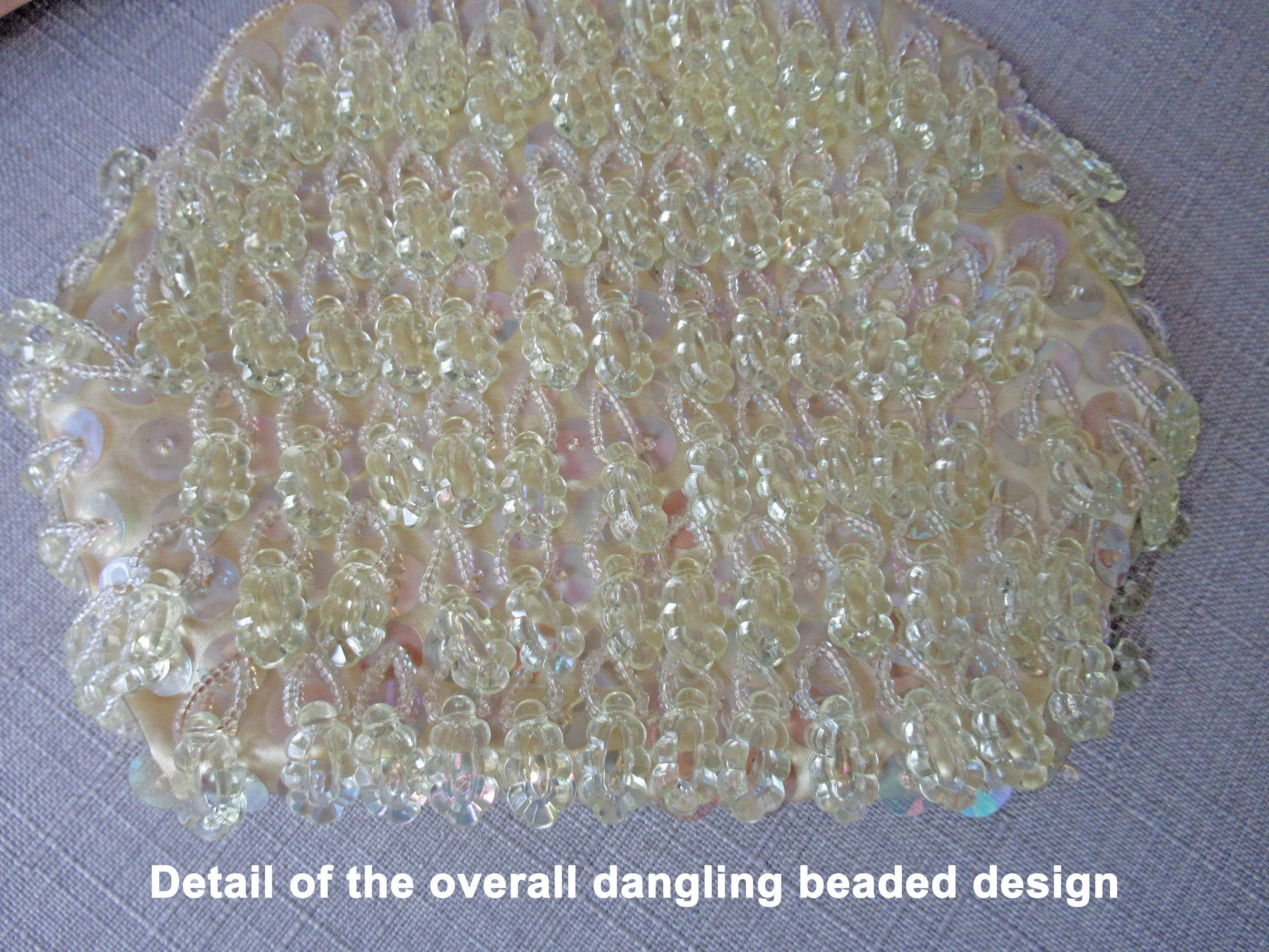 6 X 7 Inch Beaded Purse Dangling Beads Delill Handmade In Hong Kong Pastel Yellow Short Gold Chain Hideaway Handle Top Kiss Clasp Vtg - Image 3