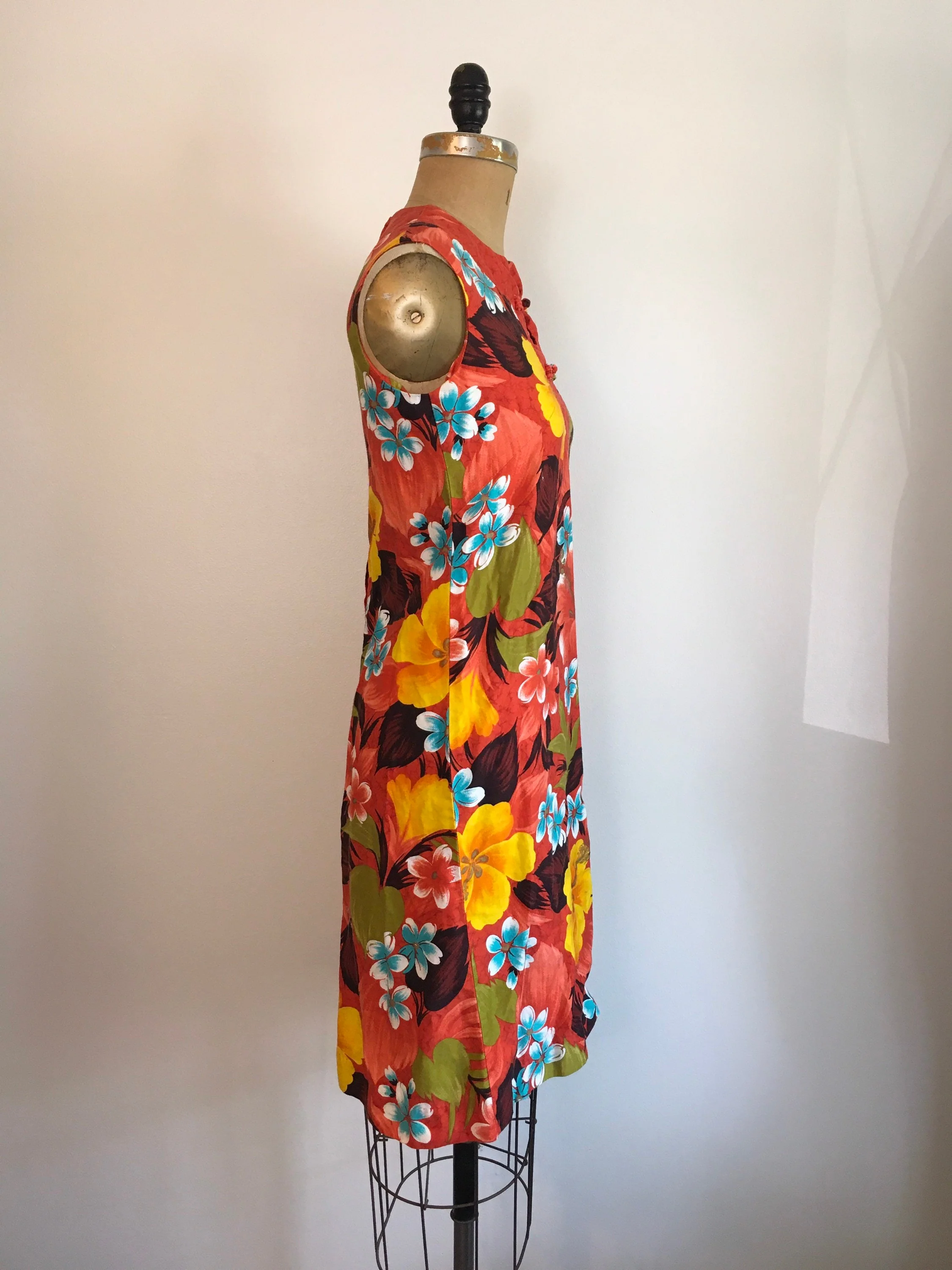 60’s Hibiscus Floral Print Shift Dress by Sears Hawaiian Fashions - Image 5