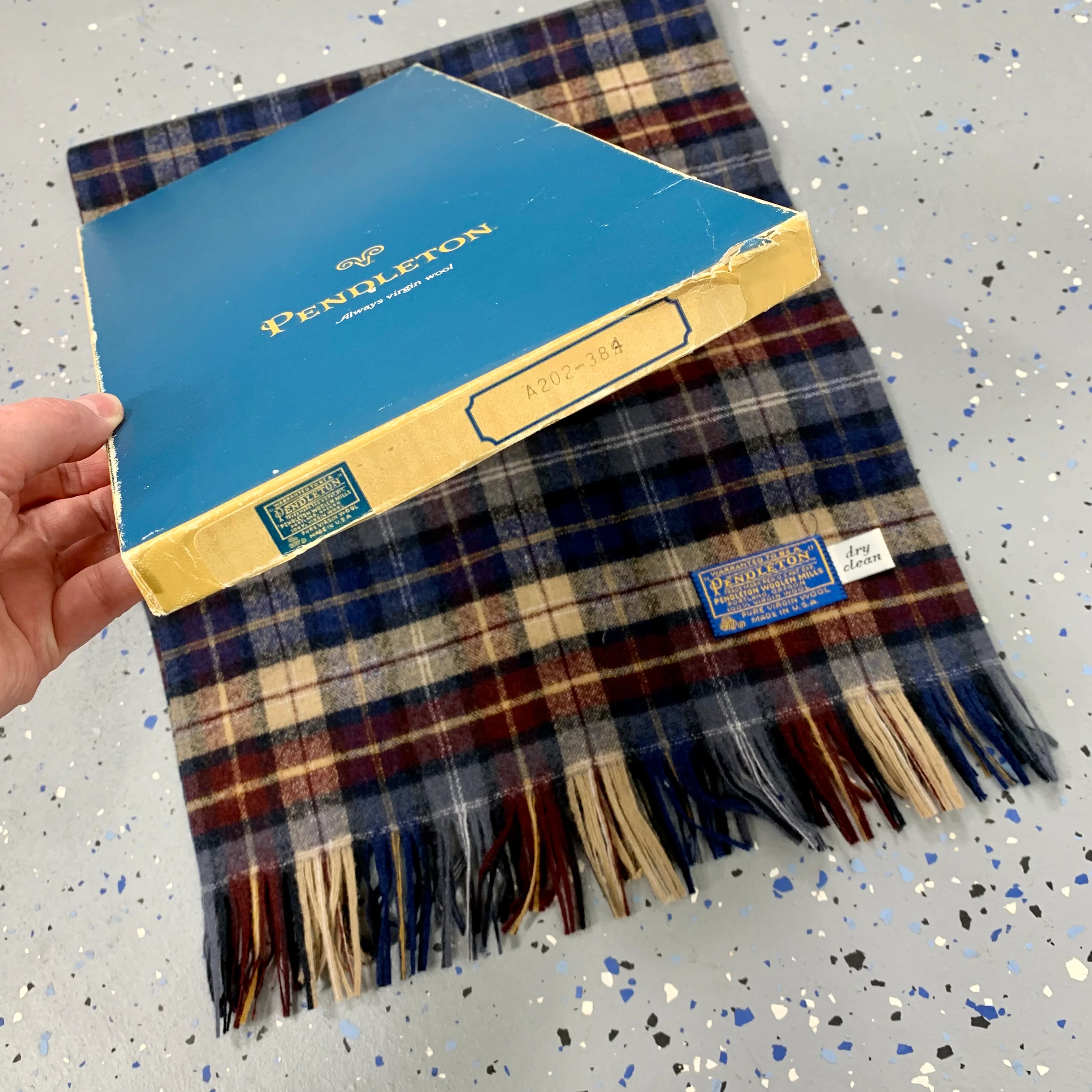 60s 100% Virgin Wool Plaid Neck Scarf Muffler With Box By Pendleton - Image 3