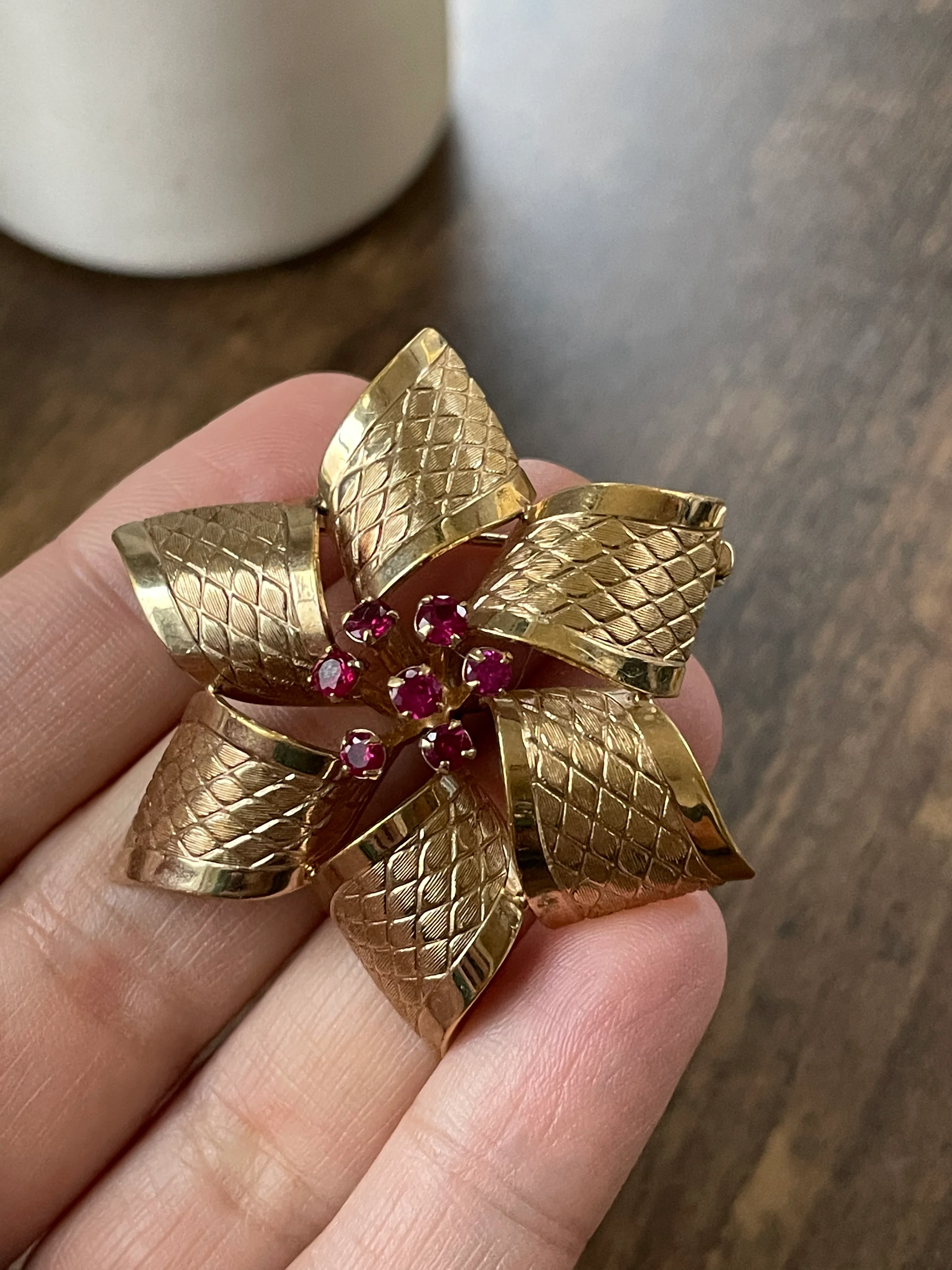 60s/70s 12k Gold Filled Ribbon Style Brooch By Danecraft - Image 3