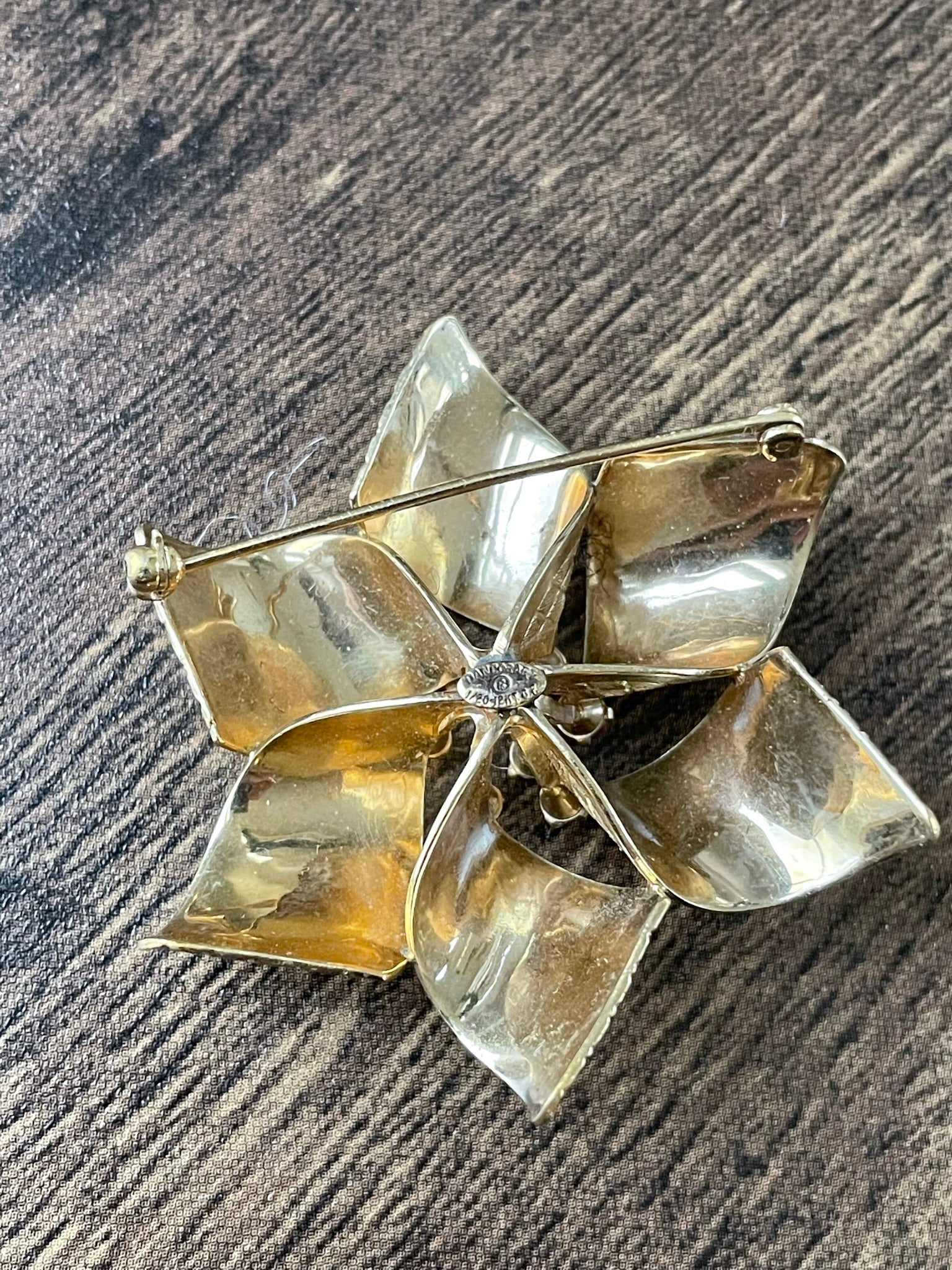 60s/70s 12k Gold Filled Ribbon Style Brooch By Danecraft - Image 6
