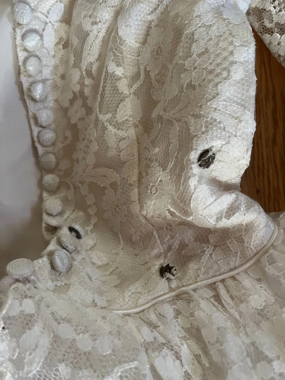 60s/70s 70s Lace Tulle and Satin Long Sleeve Wedding Dress - Image 4