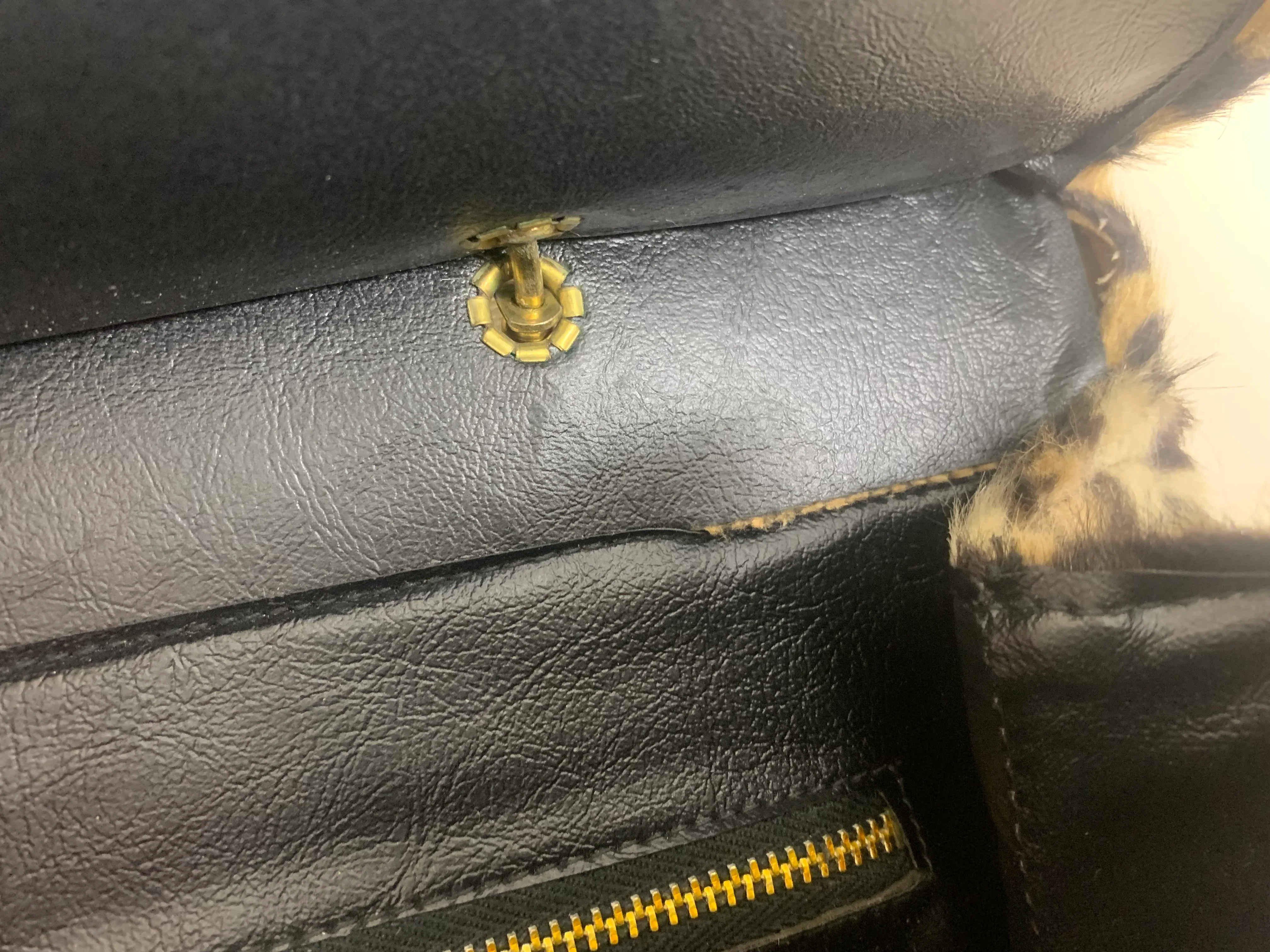 60s/70s Black And Tan Faux Leopard Top Handle Handbag - Image 9