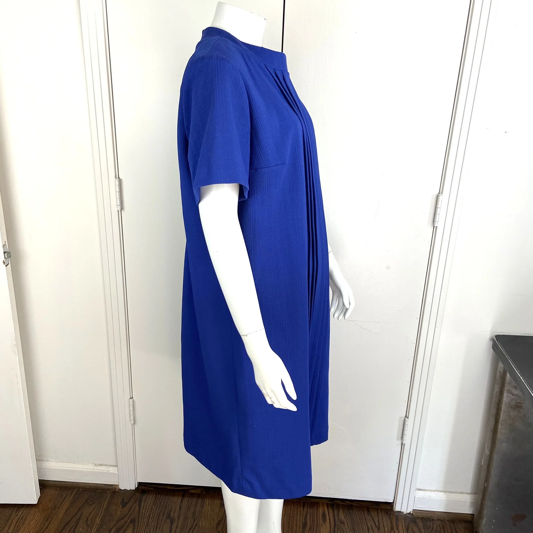 60s/70s Blue Polyester Pleated Mod Midi Shift Dress By Jeanne - Image 5