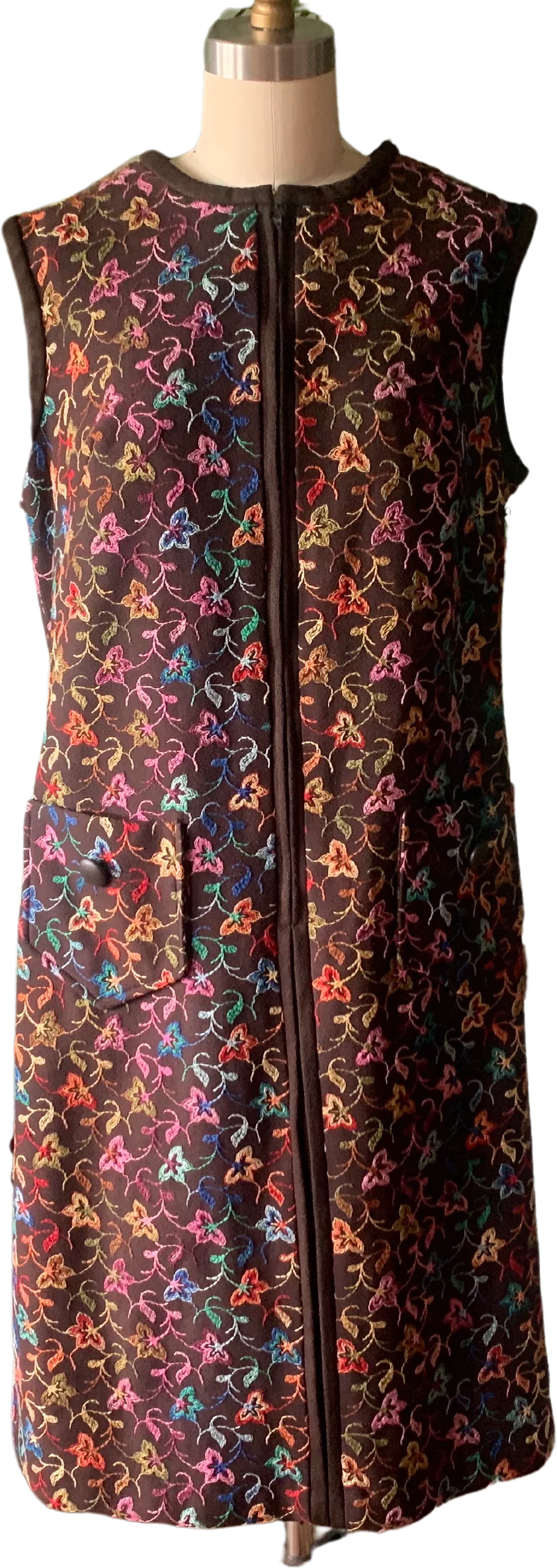60s/70s Brown Colorful Embroidered Sleeveless Housedress