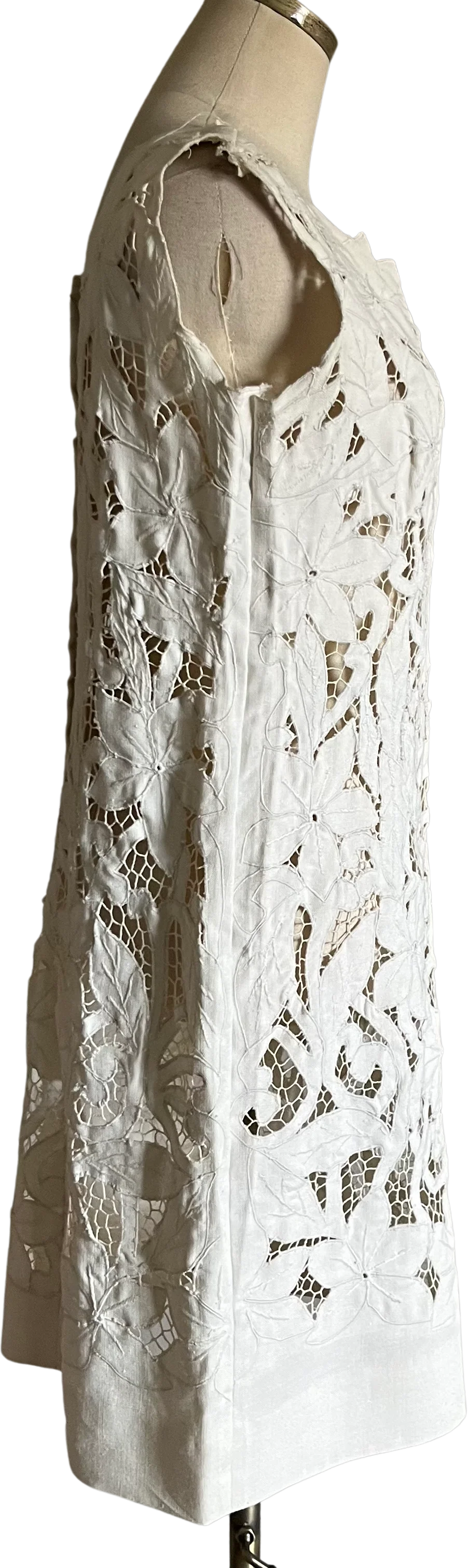 60s/70s Cream Floral Open Lace Appliqué Shift Dress - Image 6