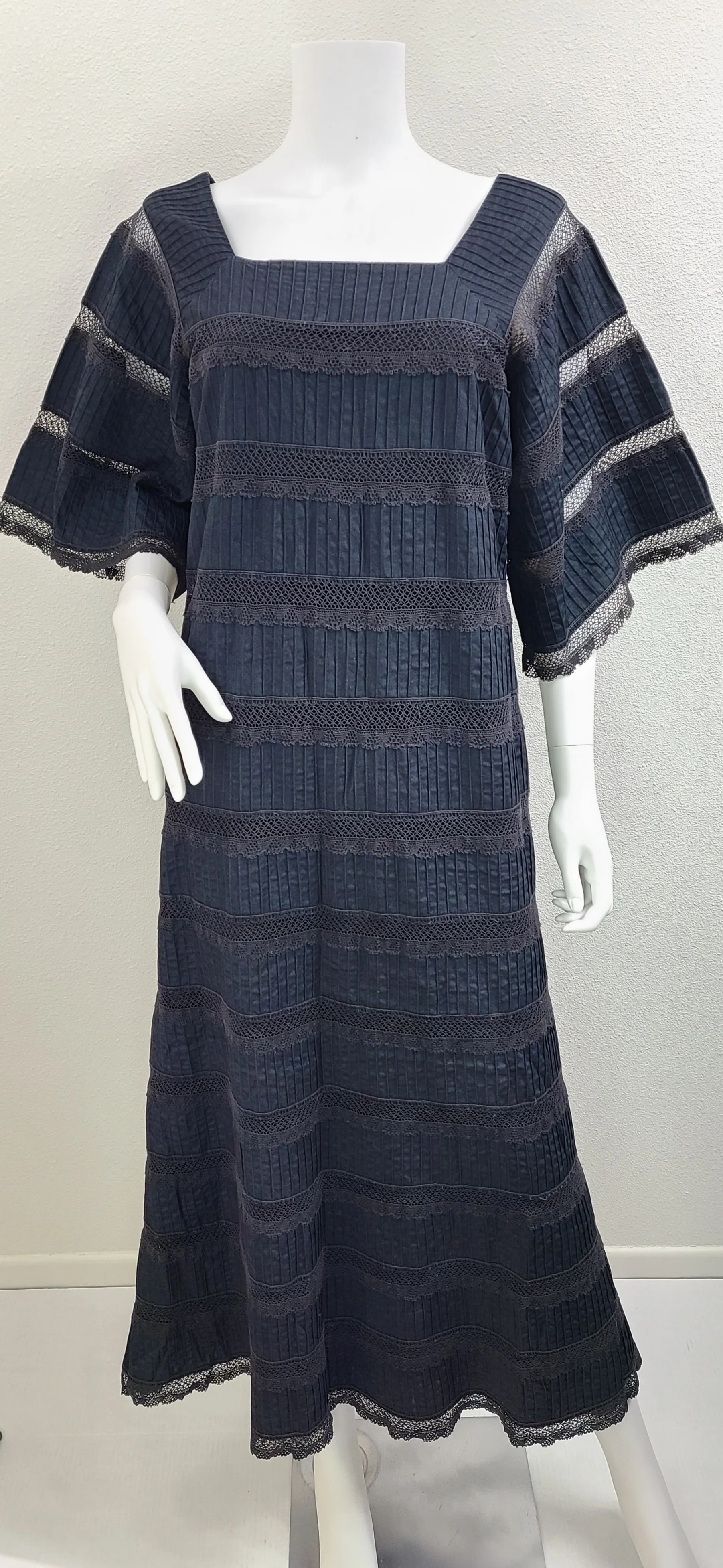 60s/70s Curvy Vintage Bell Sleeve Pintuck Dress by Xihuatl - Image 3