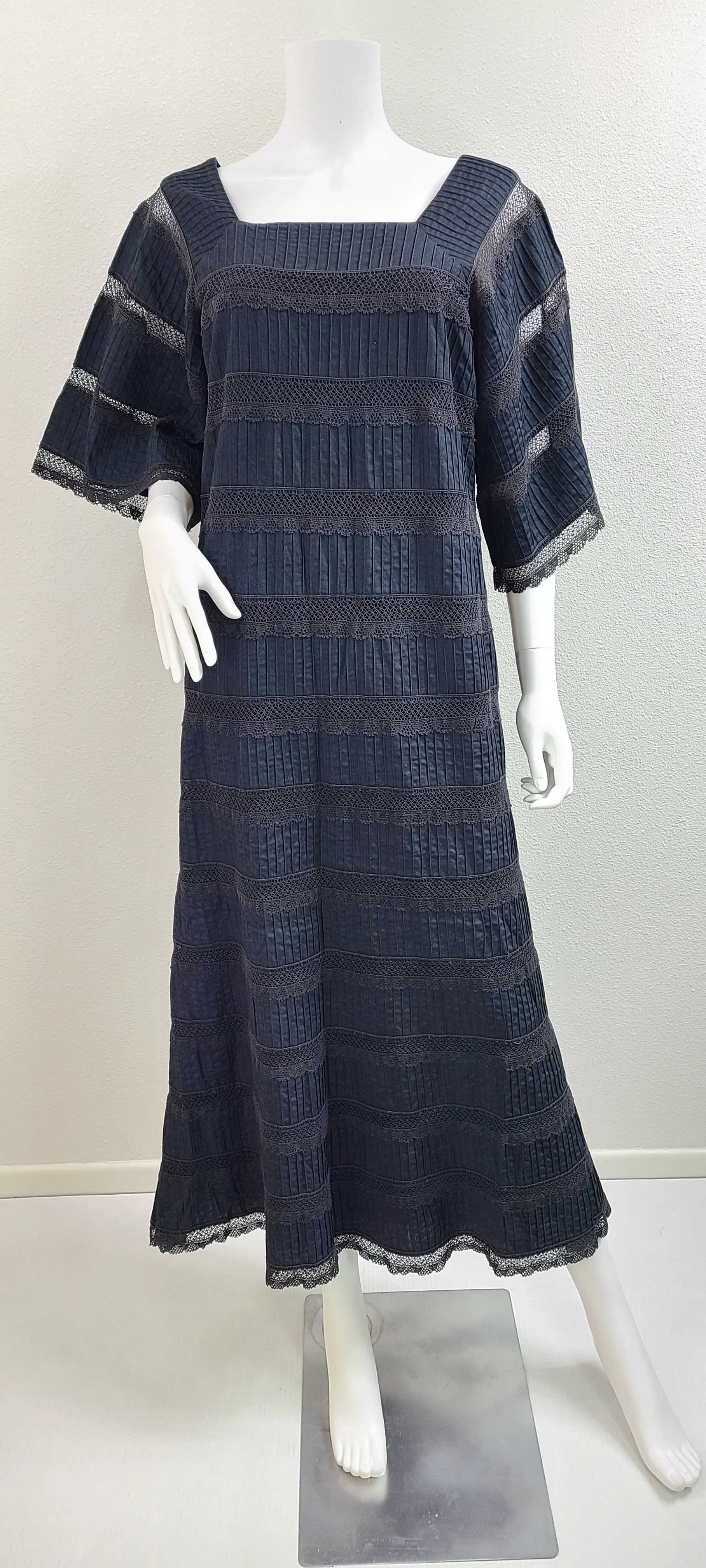 60s/70s Curvy Vintage Bell Sleeve Pintuck Dress by Xihuatl - Image 6