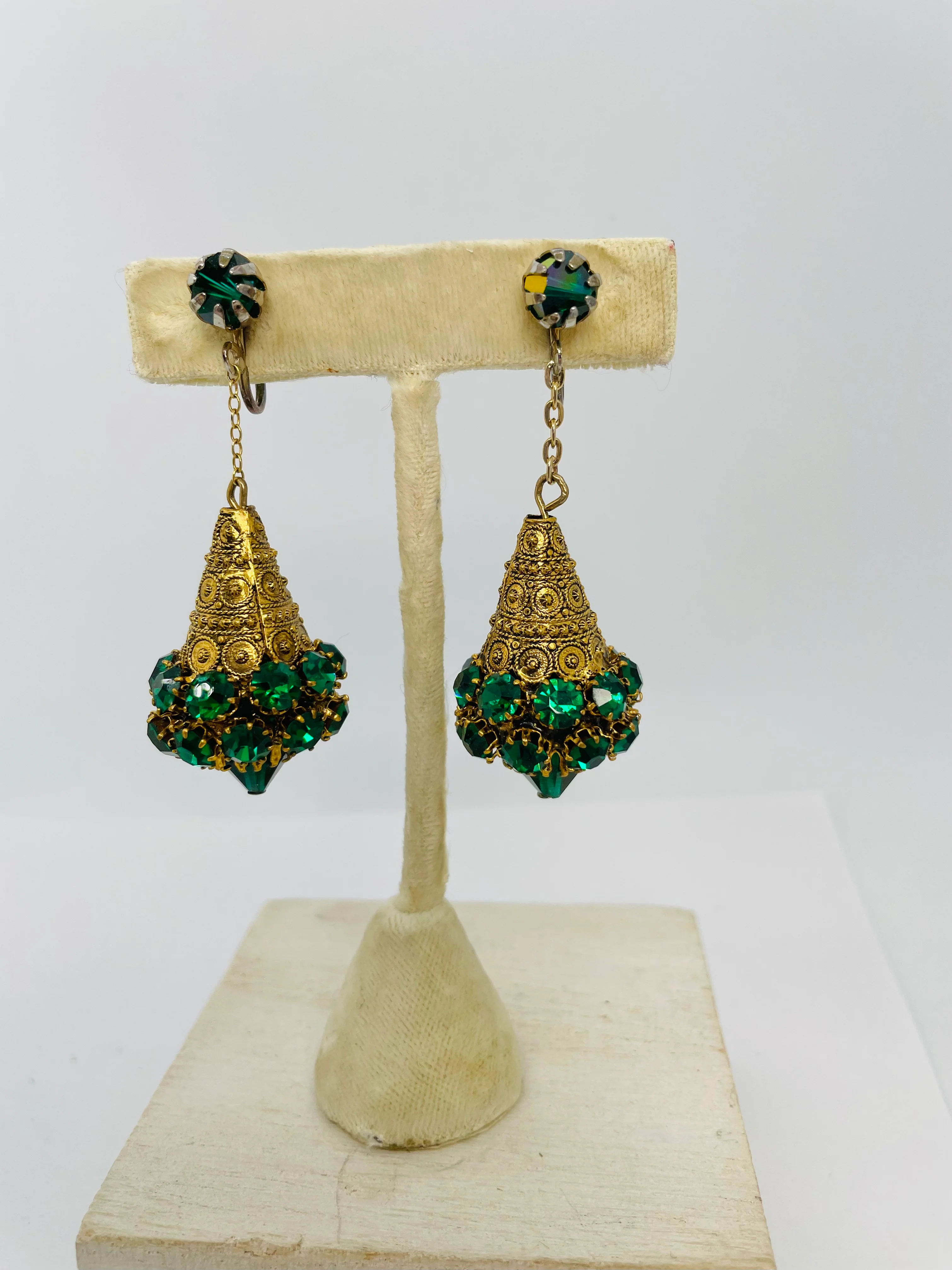 60s/70s Emerald Green Rhinestone Dangling Clip Earrings - Image 4