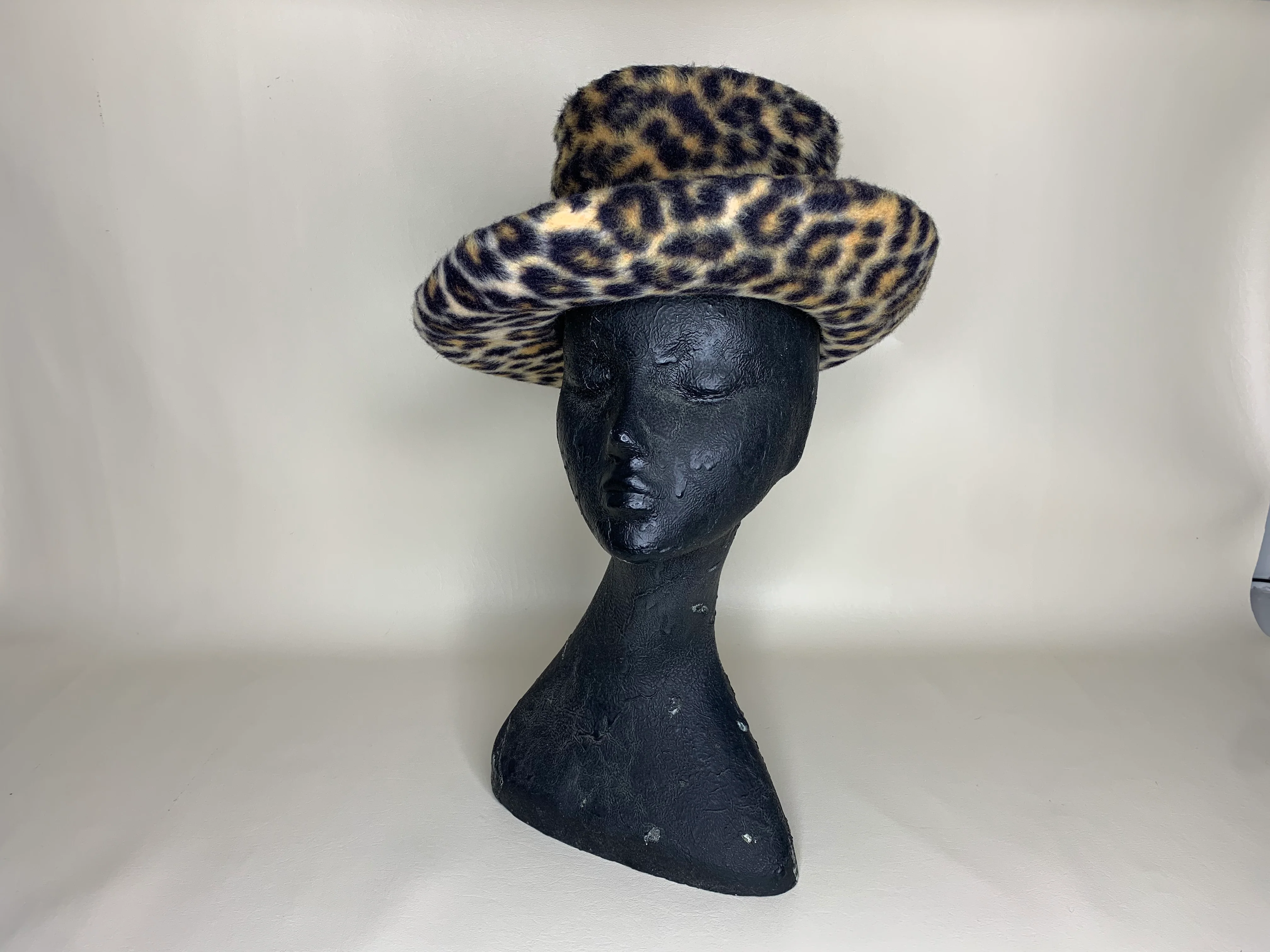60s/70s Faux Fur Leopard Print Wide Brim Hat Velvet Bow - Image 3