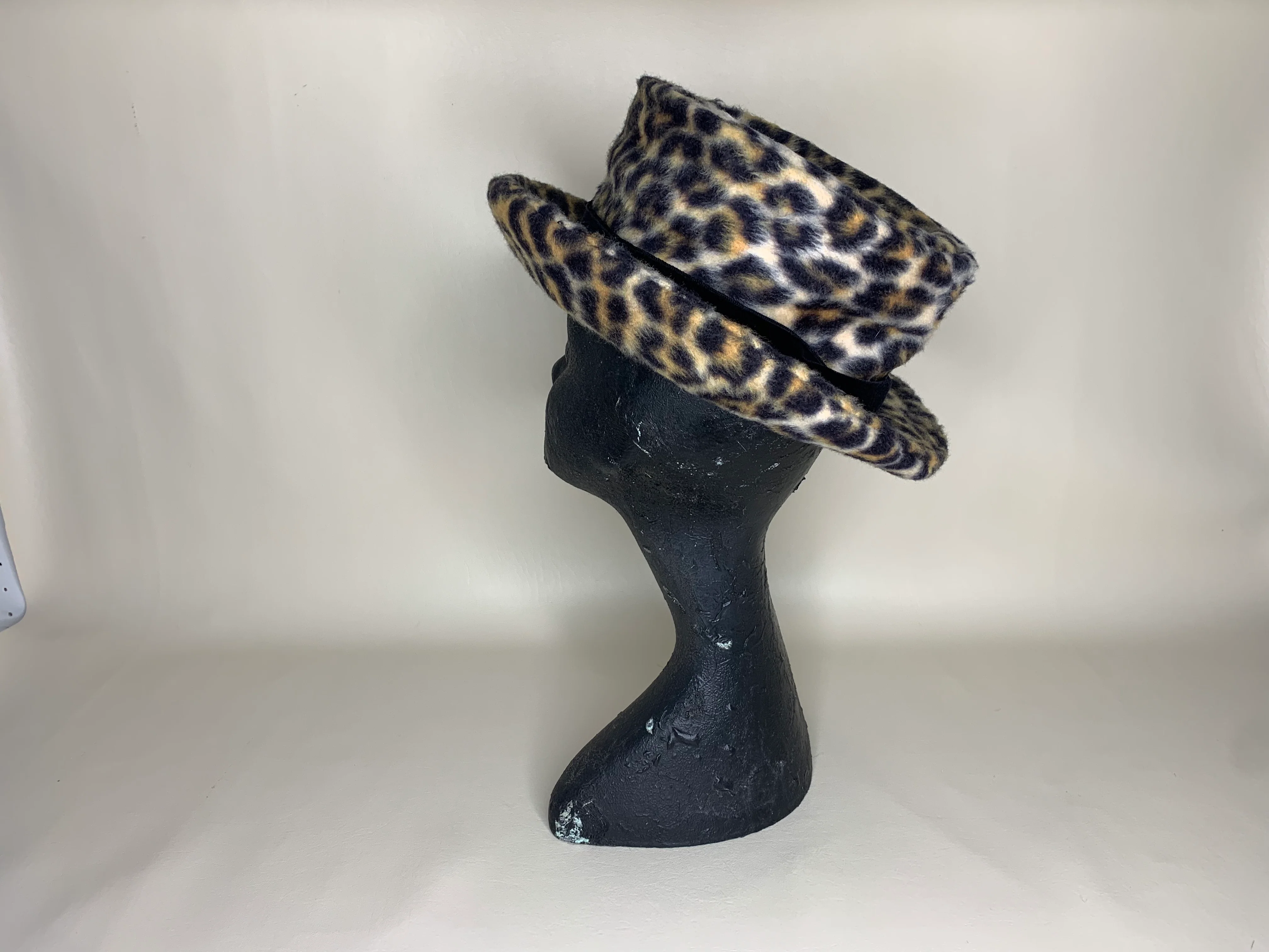 60s/70s Faux Fur Leopard Print Wide Brim Hat Velvet Bow - Image 5