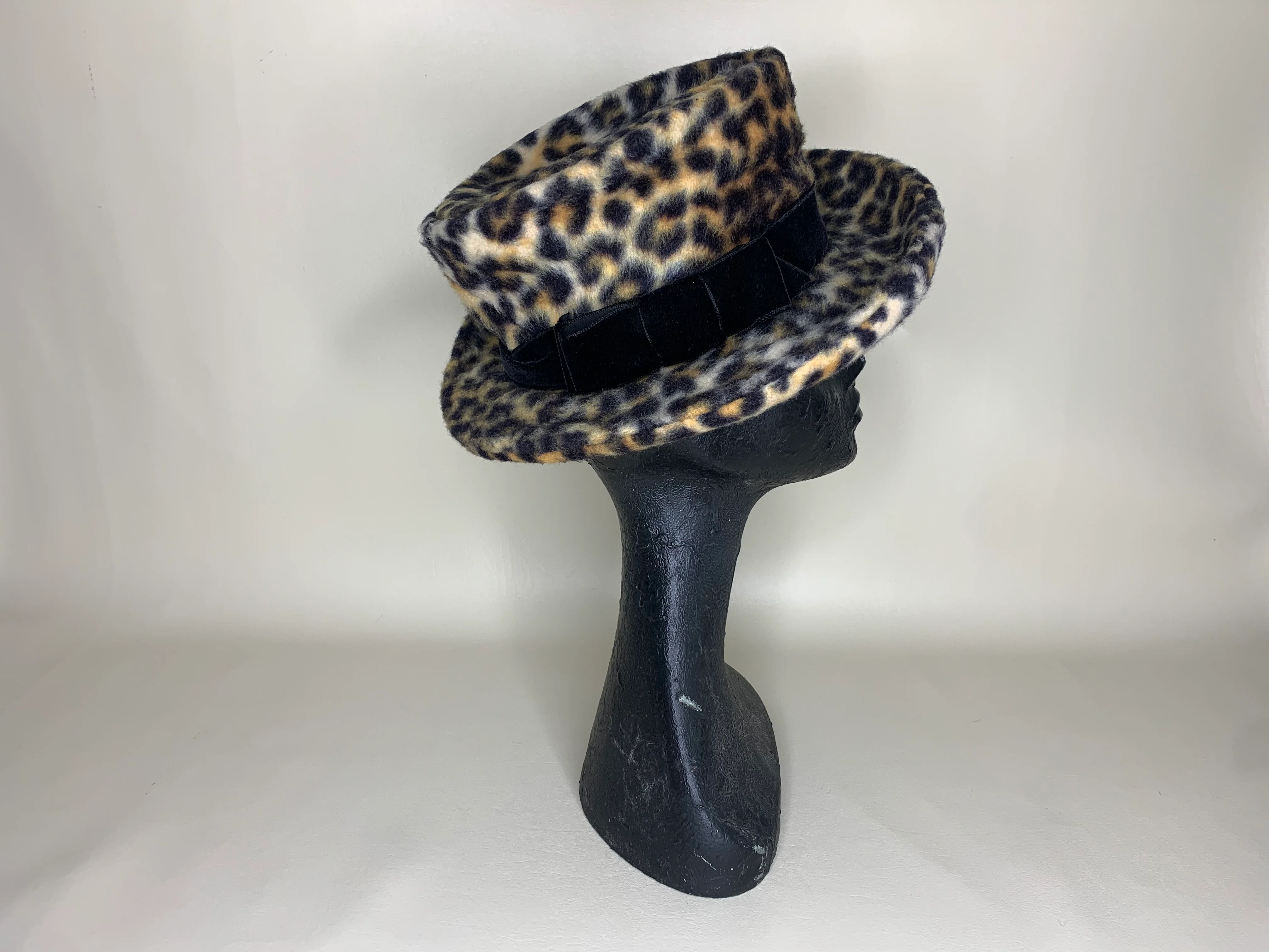 60s/70s Faux Fur Leopard Print Wide Brim Hat Velvet Bow - Image 7