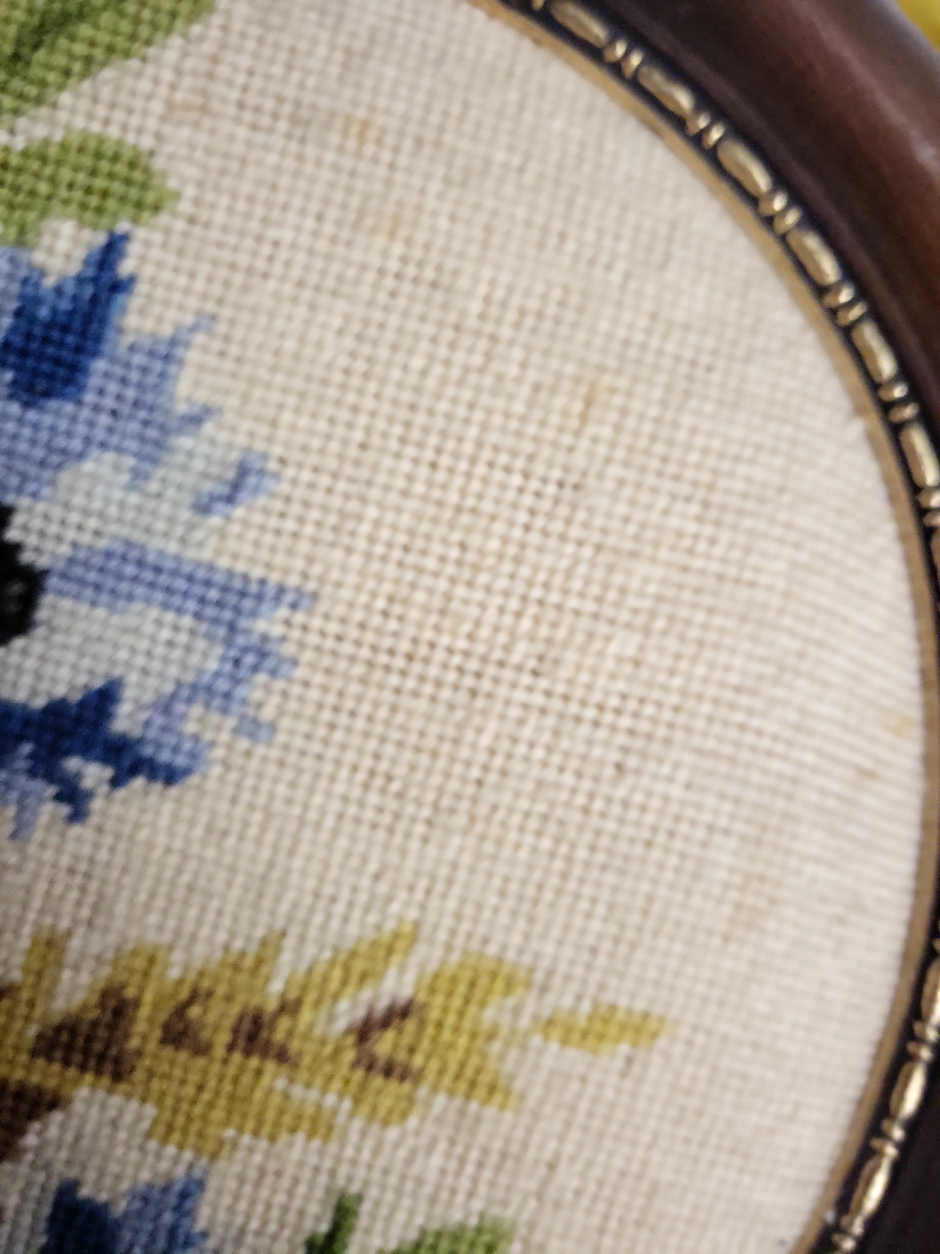 60s/70s Floral Needlepoint Wooden Oval Framed Art - Image 9