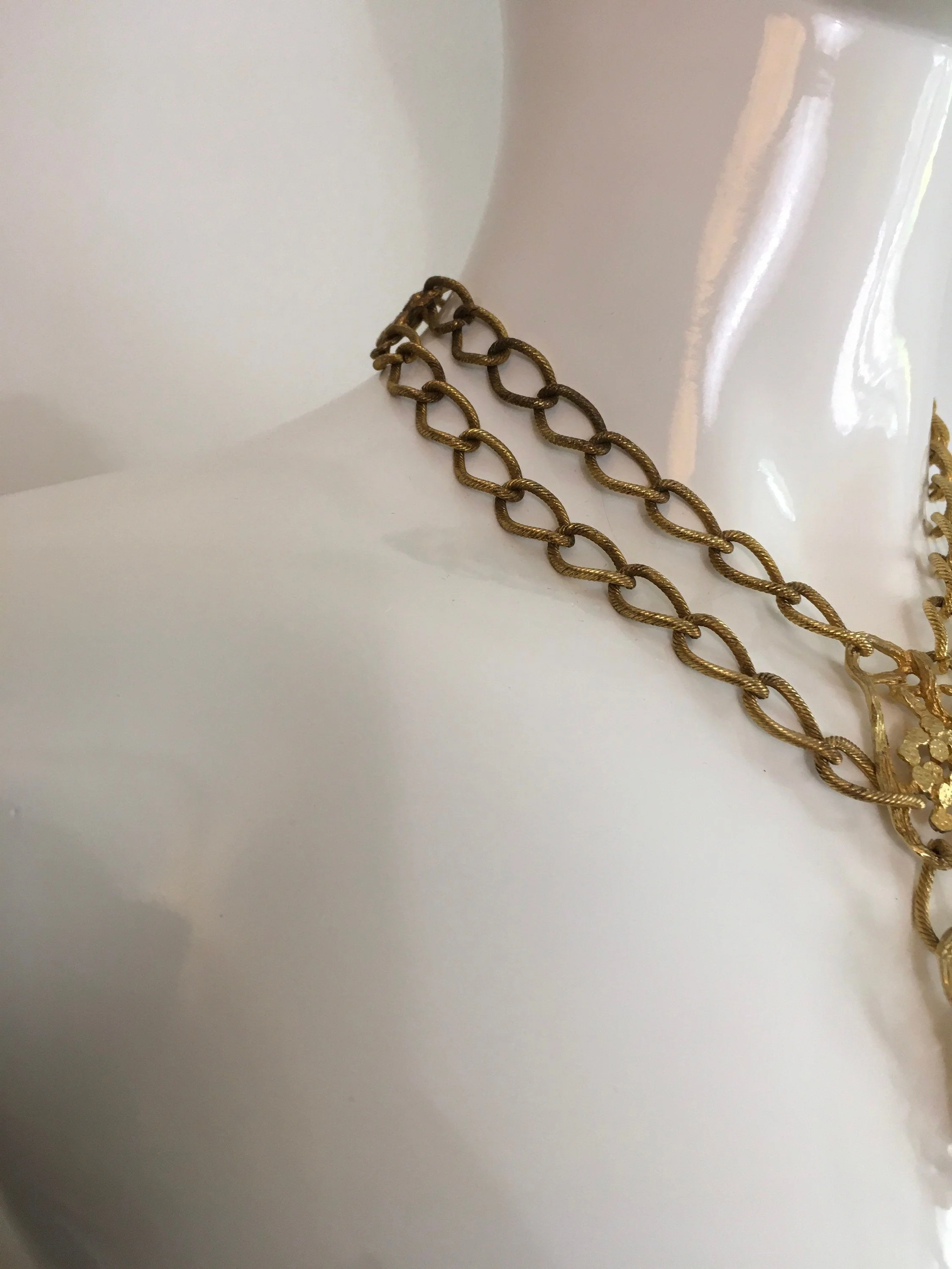 60's/70's Gold Neck Tie Modernist Brutalist Necklace - Image 5