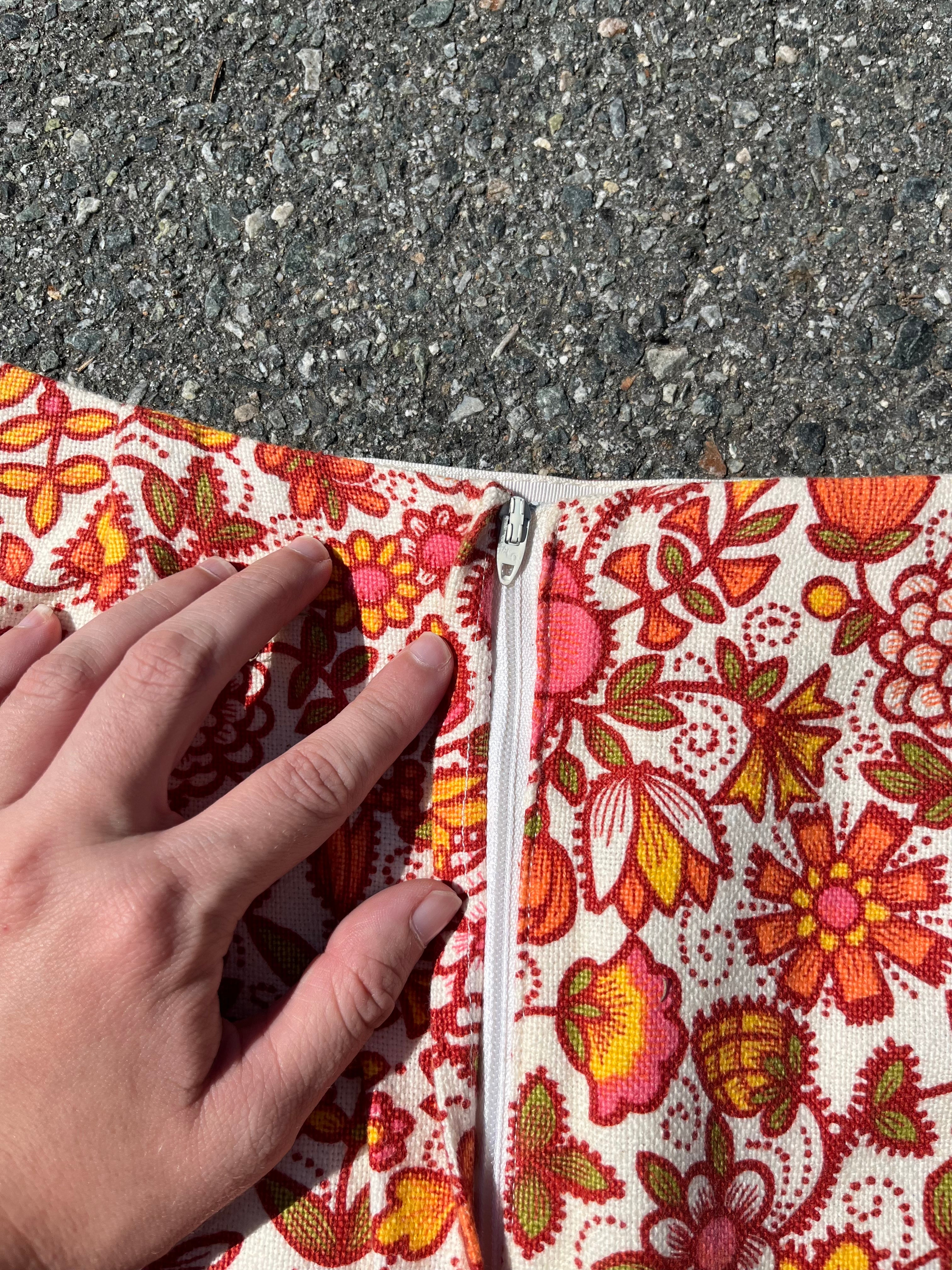 60s/70s Groovy Pink And Red Floral Skirt - Image 6