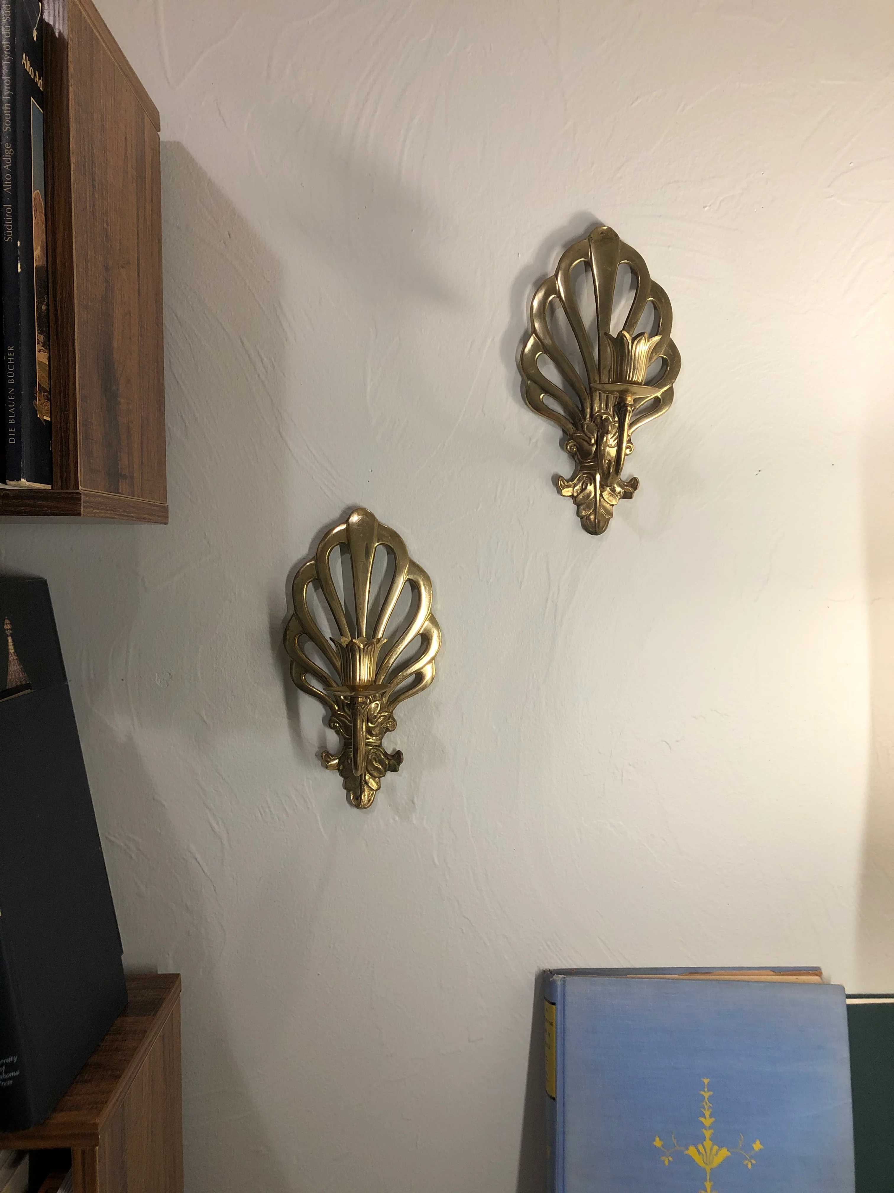 60s/70s Hollywood Regency Gold Brass Candlestick Wall Hang - Image 3