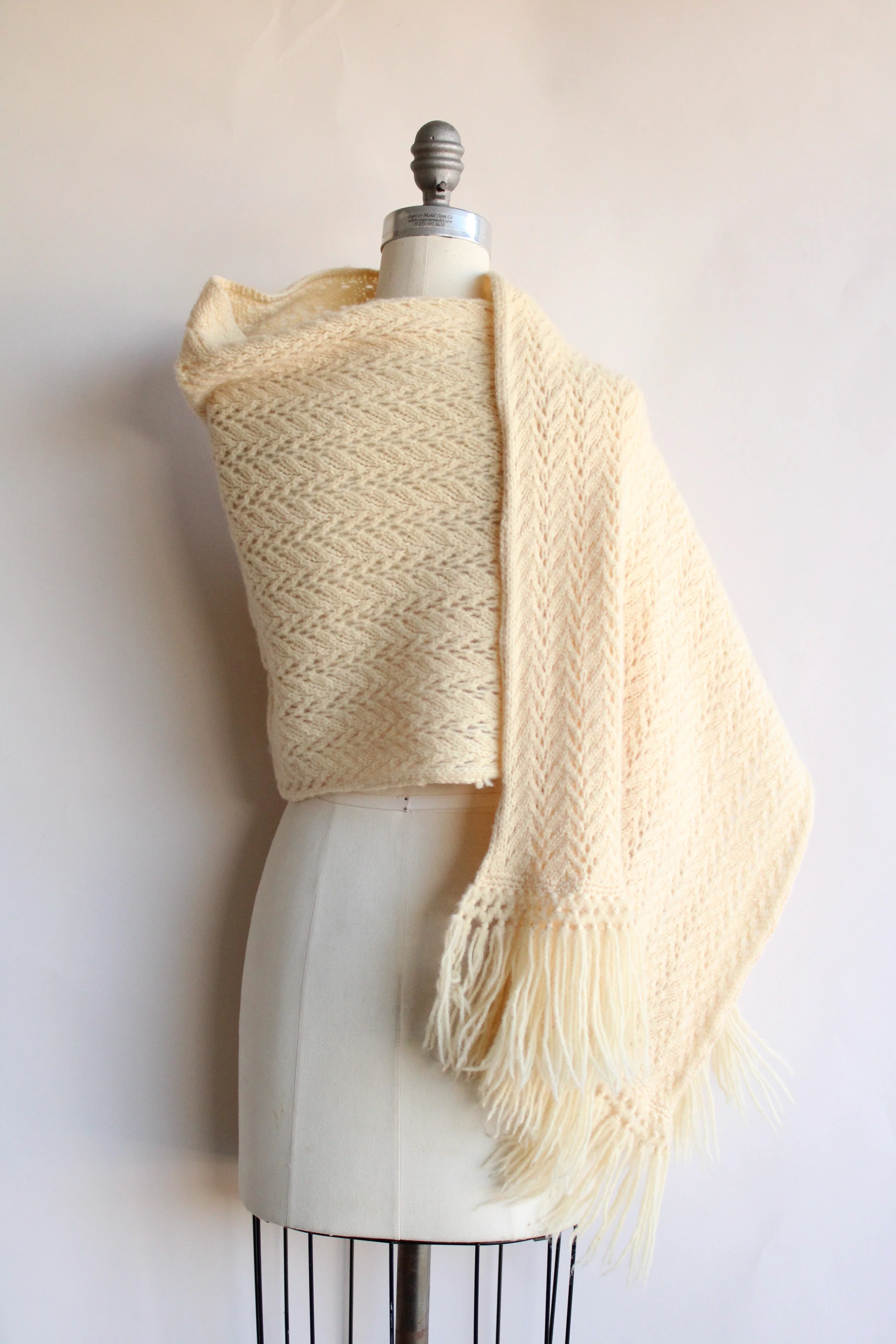 60s/70s Ivory Wool Knit Wrap Or Large Scarf - Image 8