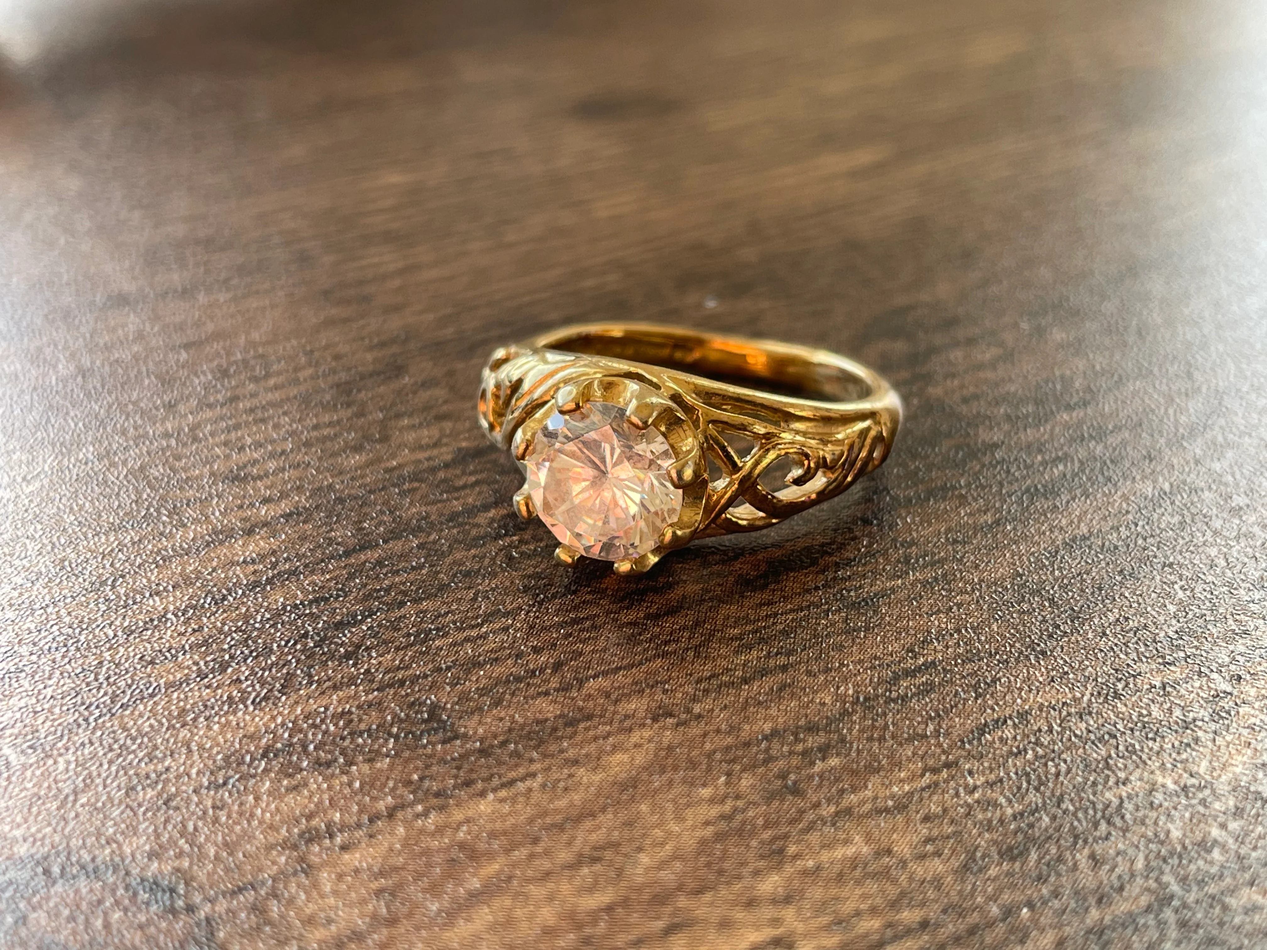 60s/70s Large Cz Engagement Style Cocktail Ring - Image 4