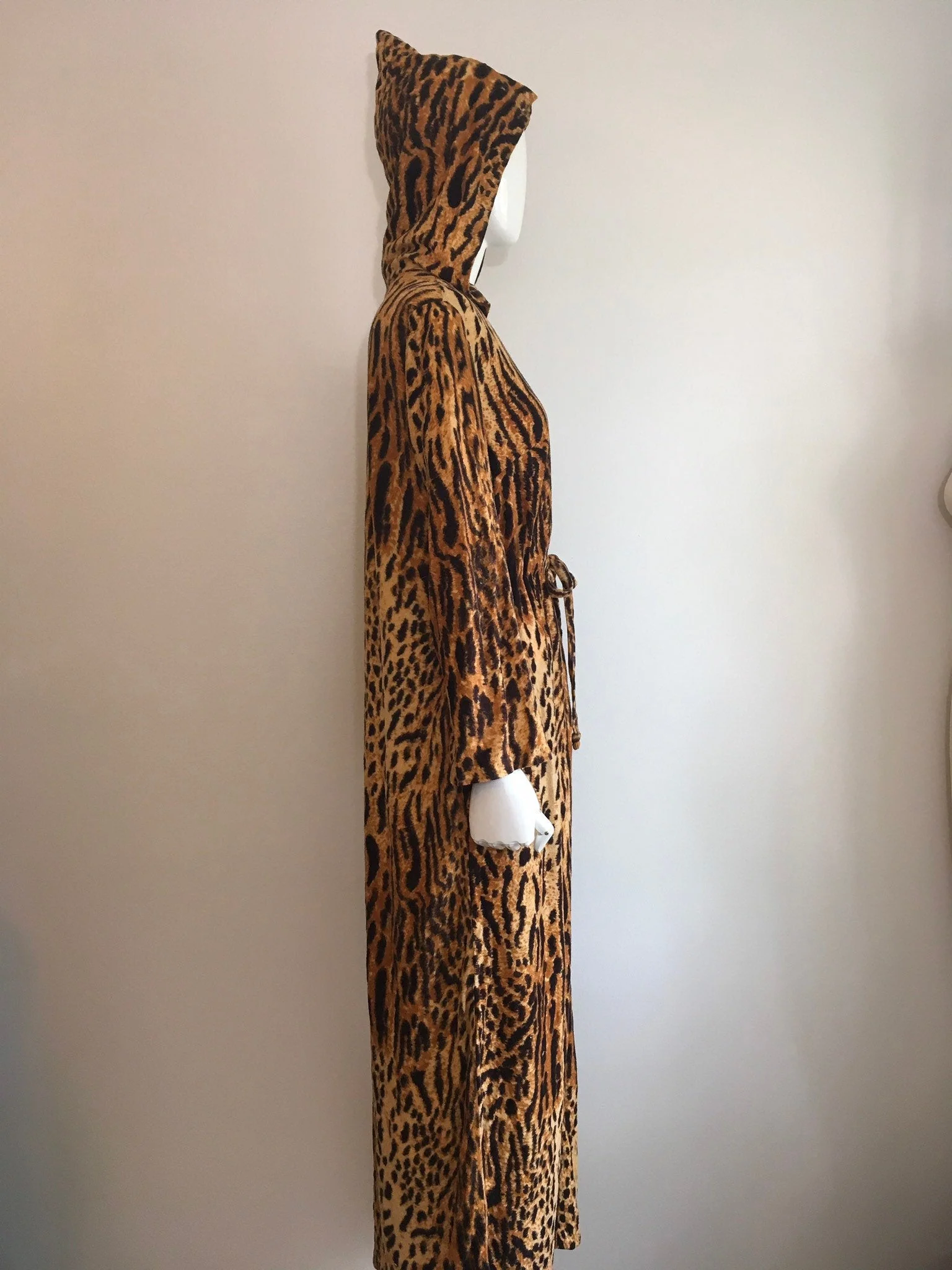 60's/70's Leopard Print Hooded Caftan Dress - Image 3