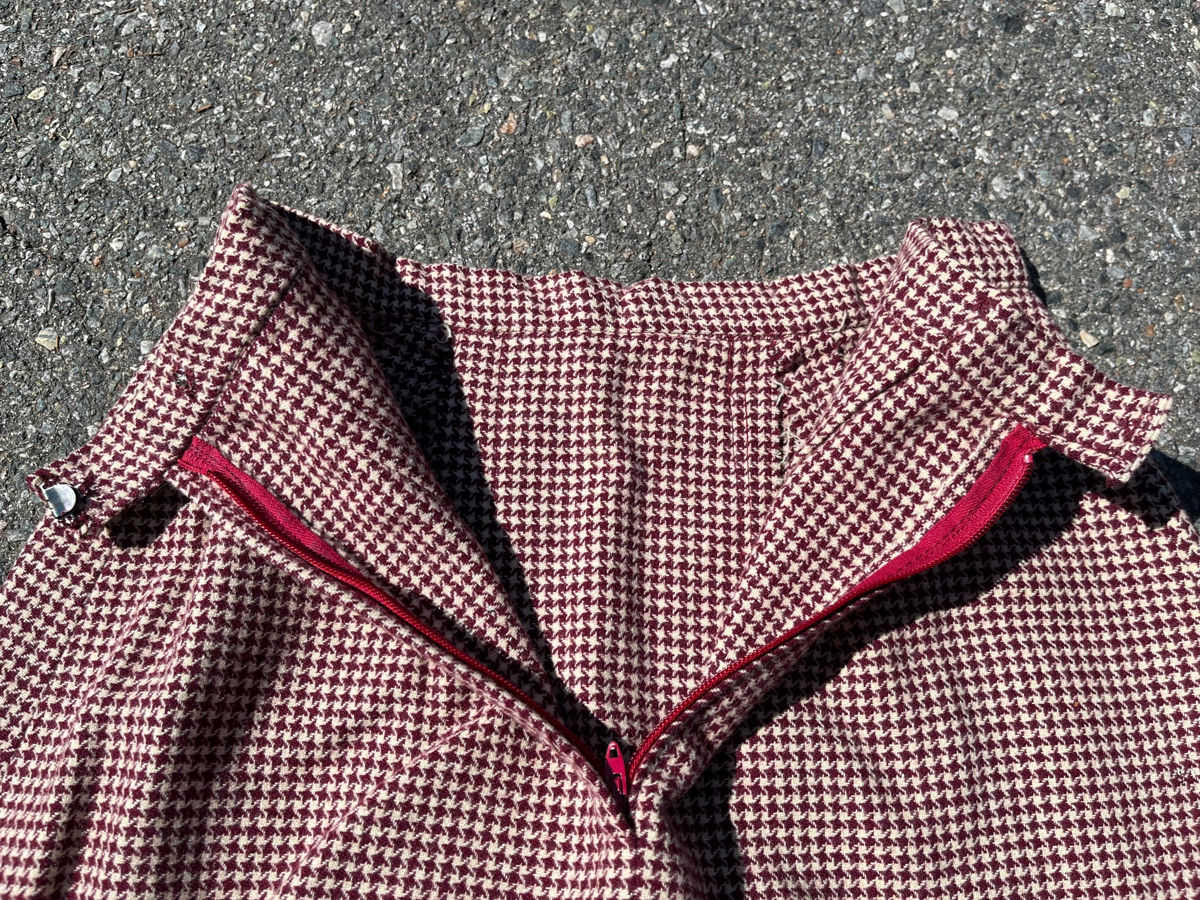 60s/70s Maroon Houndstooth Mini Skirt - Image 3