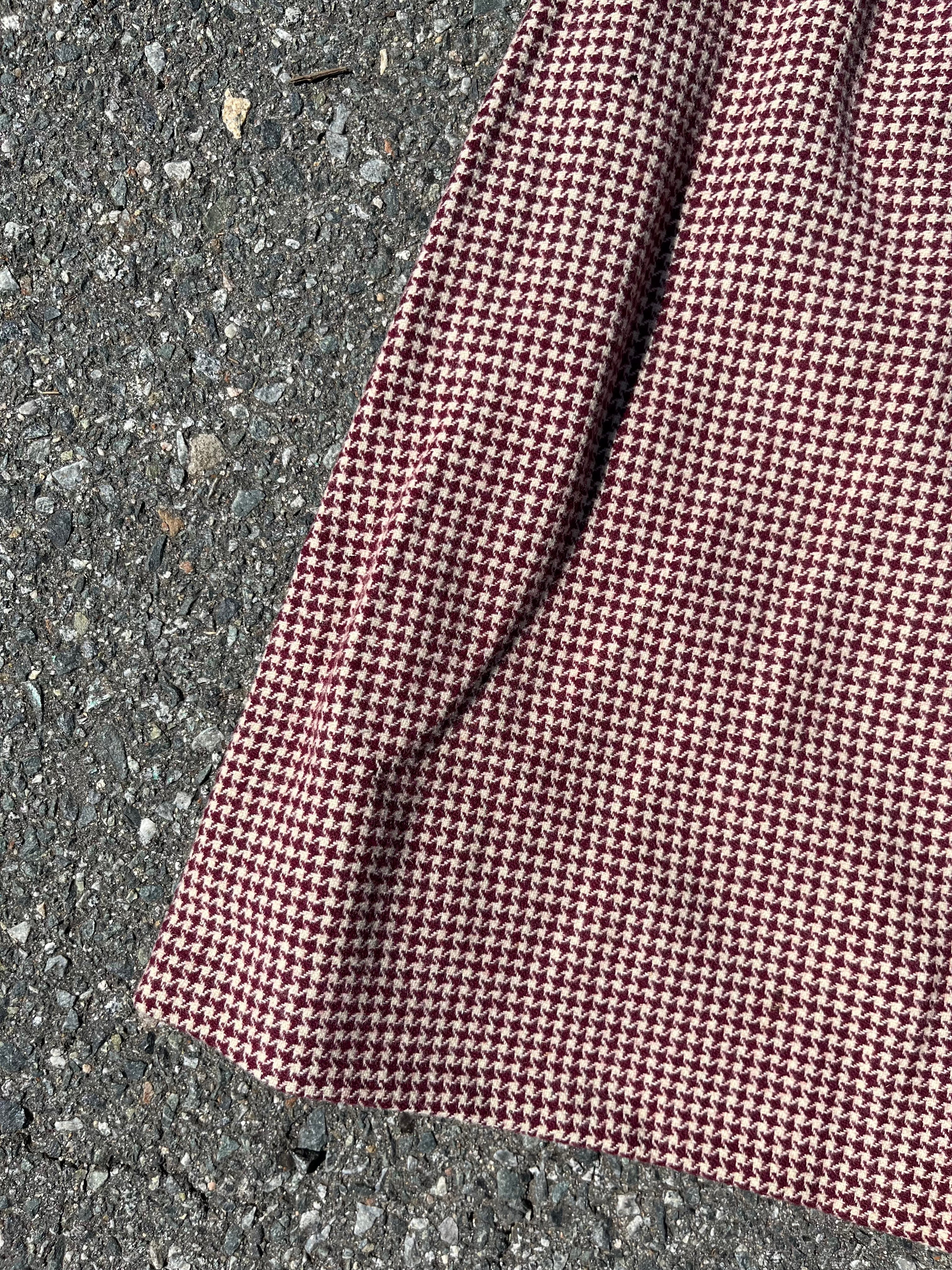 60s/70s Maroon Houndstooth Mini Skirt - Image 6