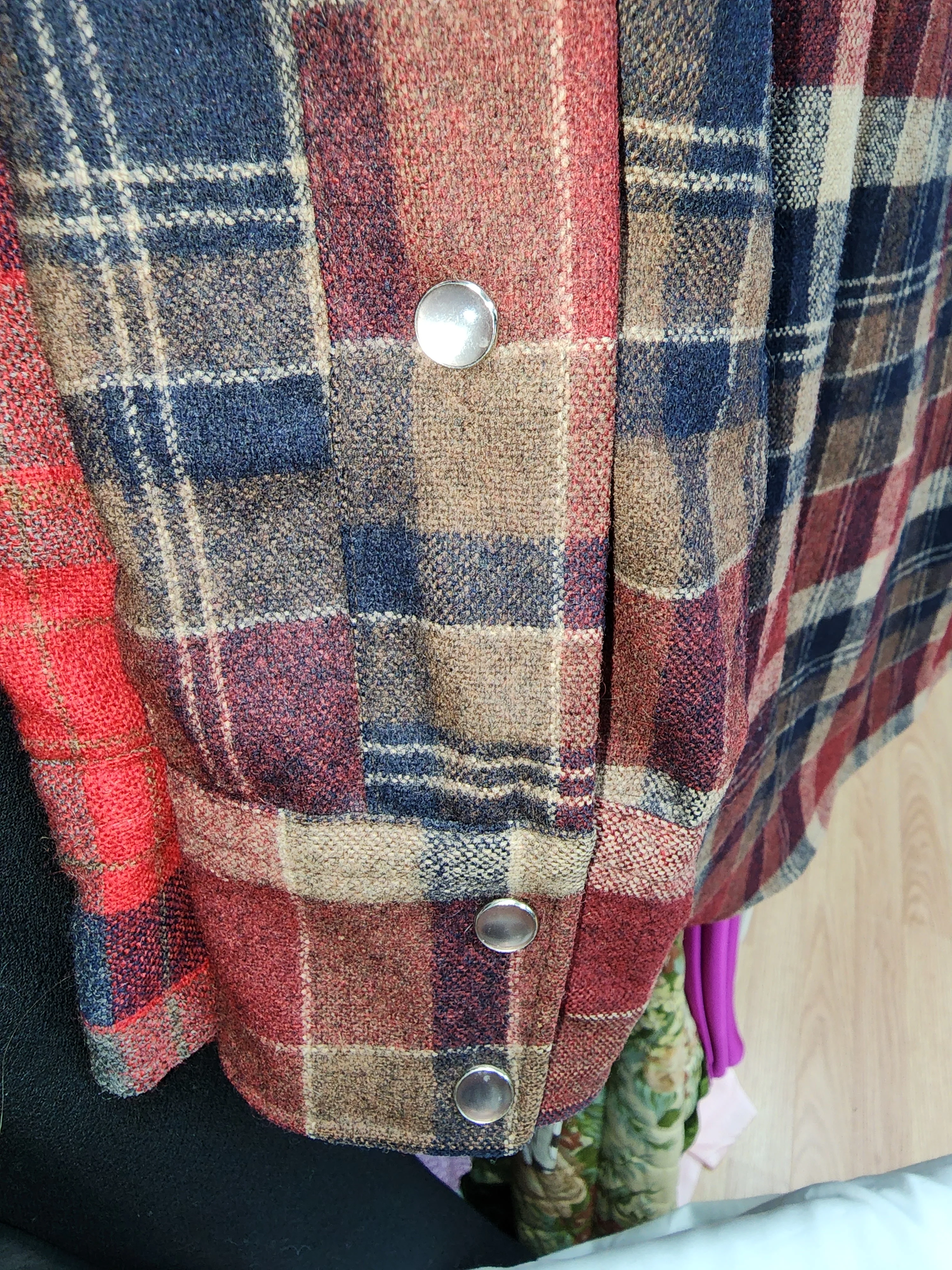 60s/70s Men's Red Blue Beige Plaid Wool Snap Front Shirt By Pendleton - Image 4