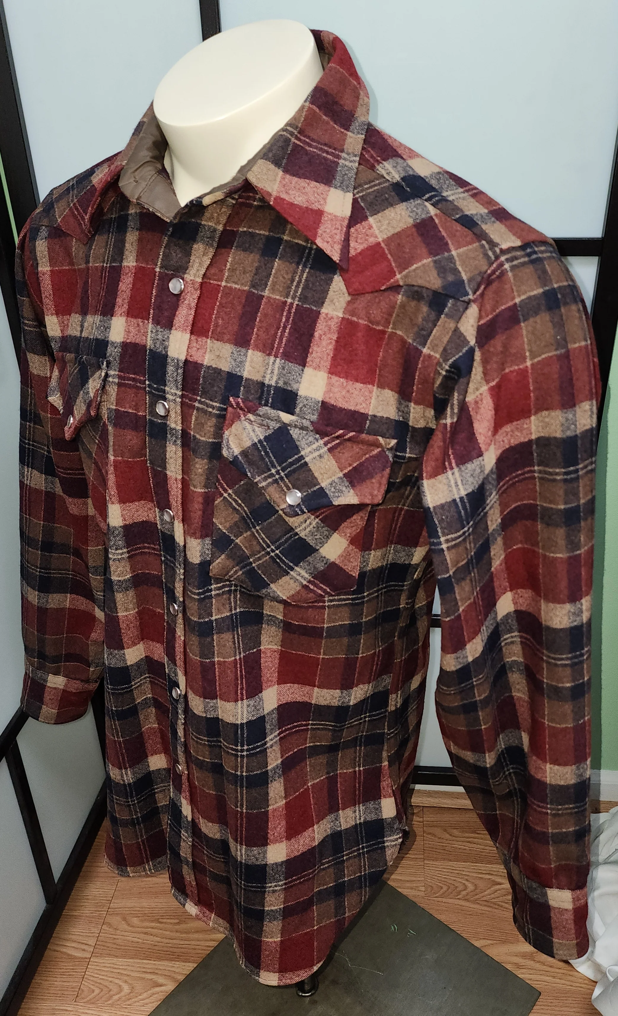 60s/70s Men's Red Blue Beige Plaid Wool Snap Front Shirt By Pendleton - Image 7