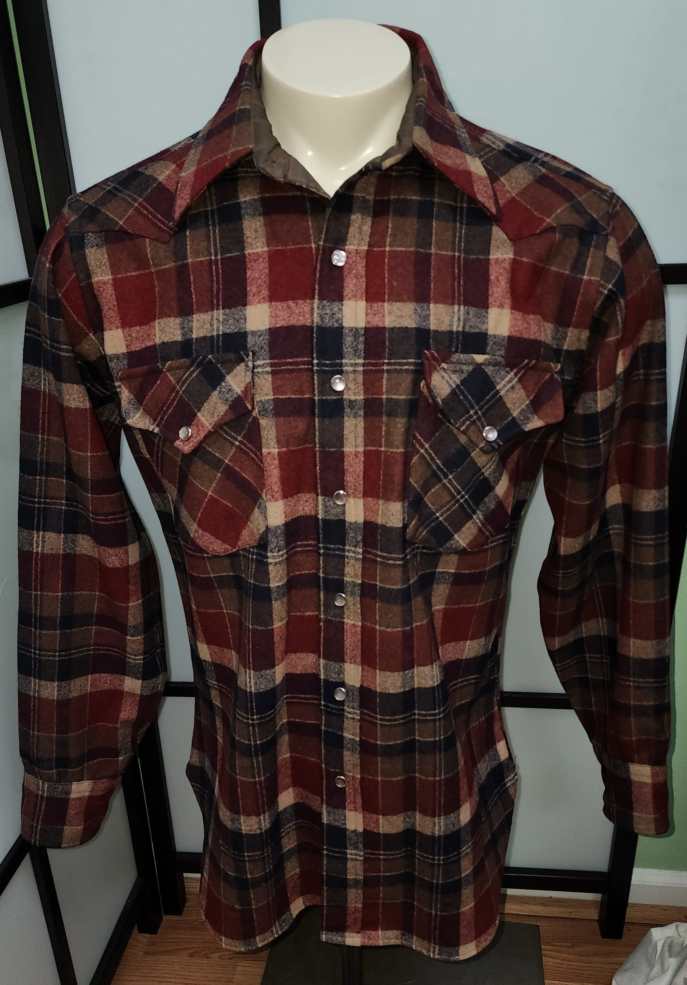 60s/70s Men's Red Blue Beige Plaid Wool Snap Front Shirt By Pendleton - Image 8