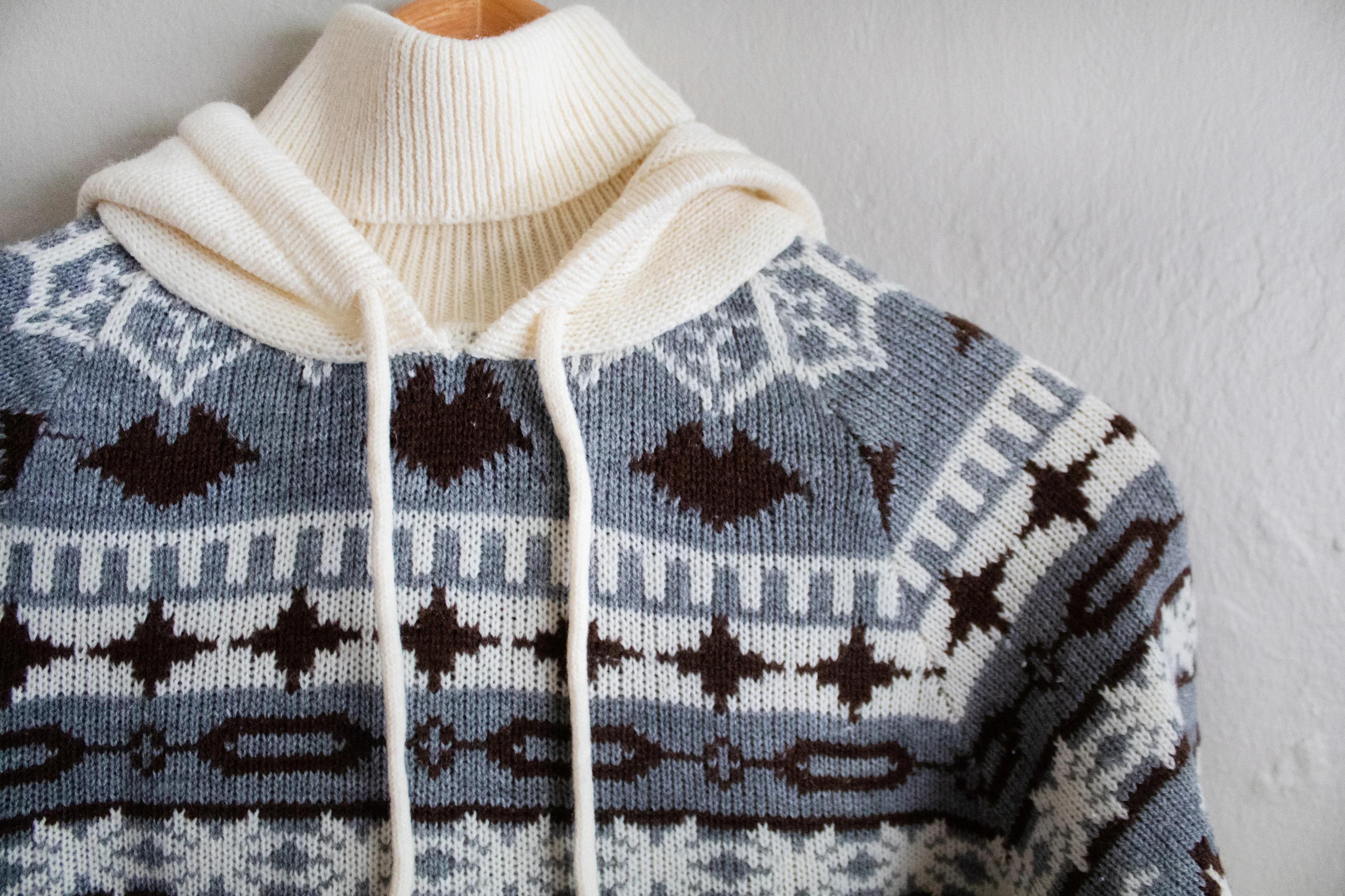 60s/70s Multicolored Turtleneck Sweater With Hood Medium By Tomboy of California - Image 5