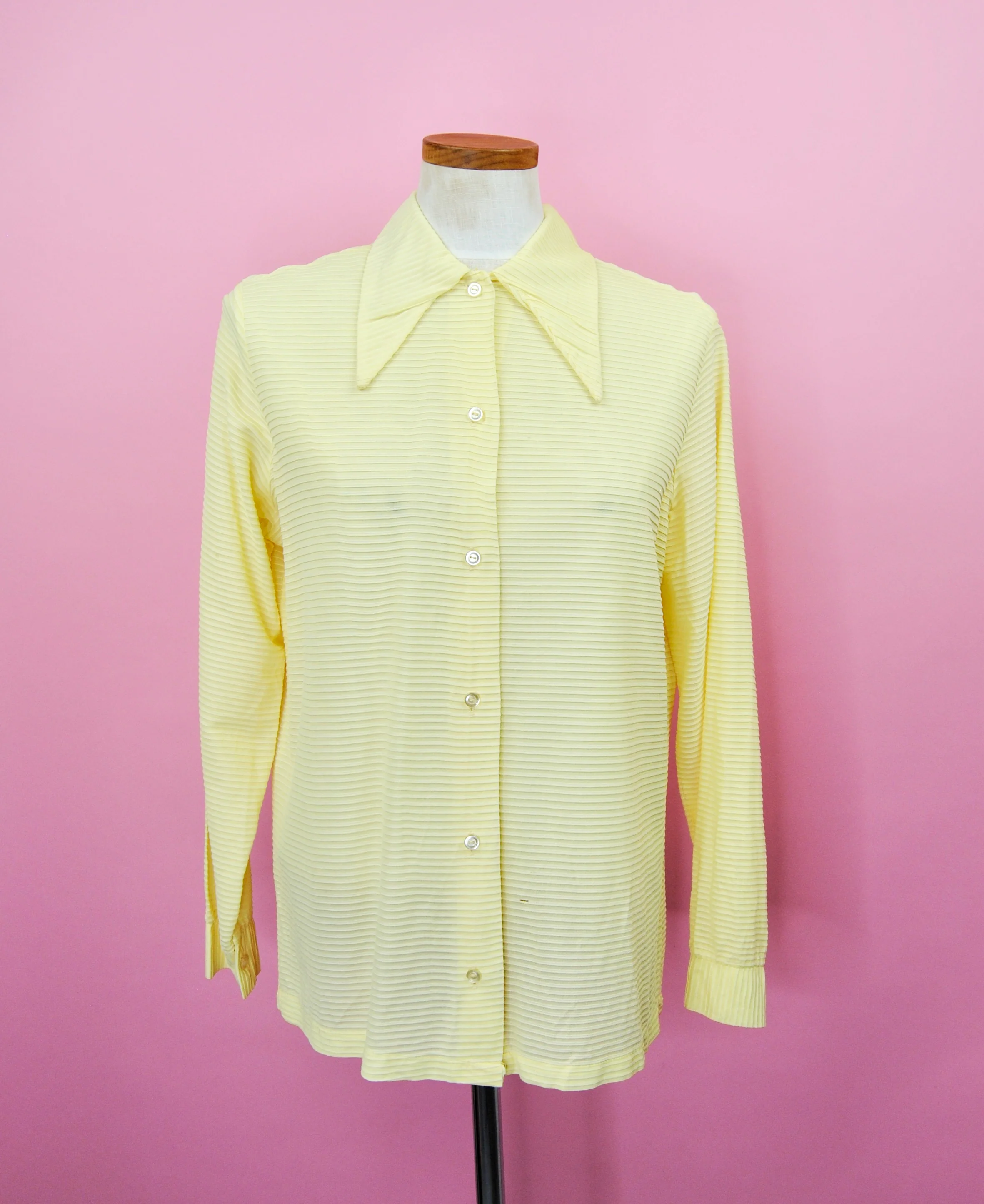 60s/70s Pale Yellow Ribbed Button Down - Image 12