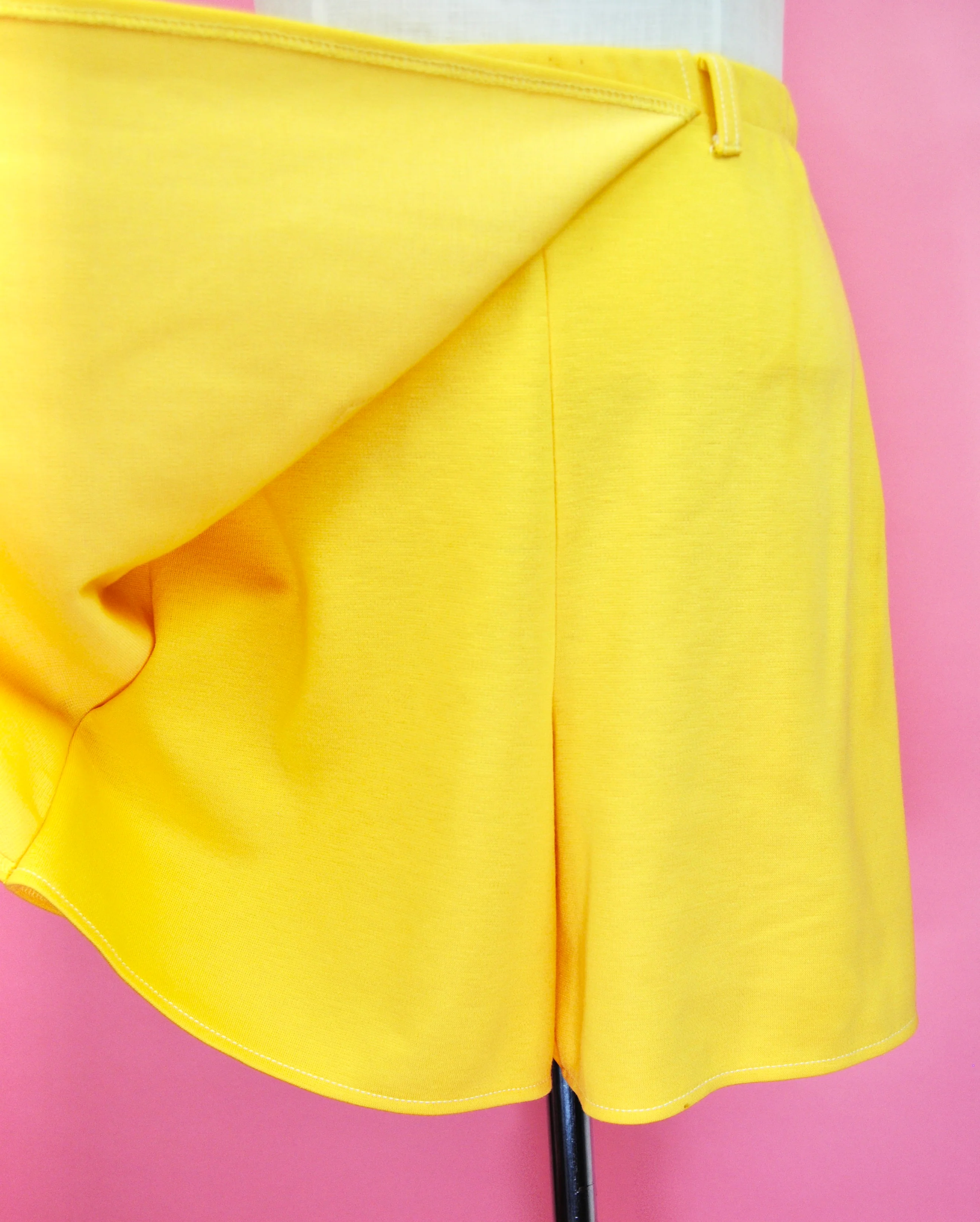 60s/70s Pale Yellow Skort With Pocket! By Jantzen - Image 8