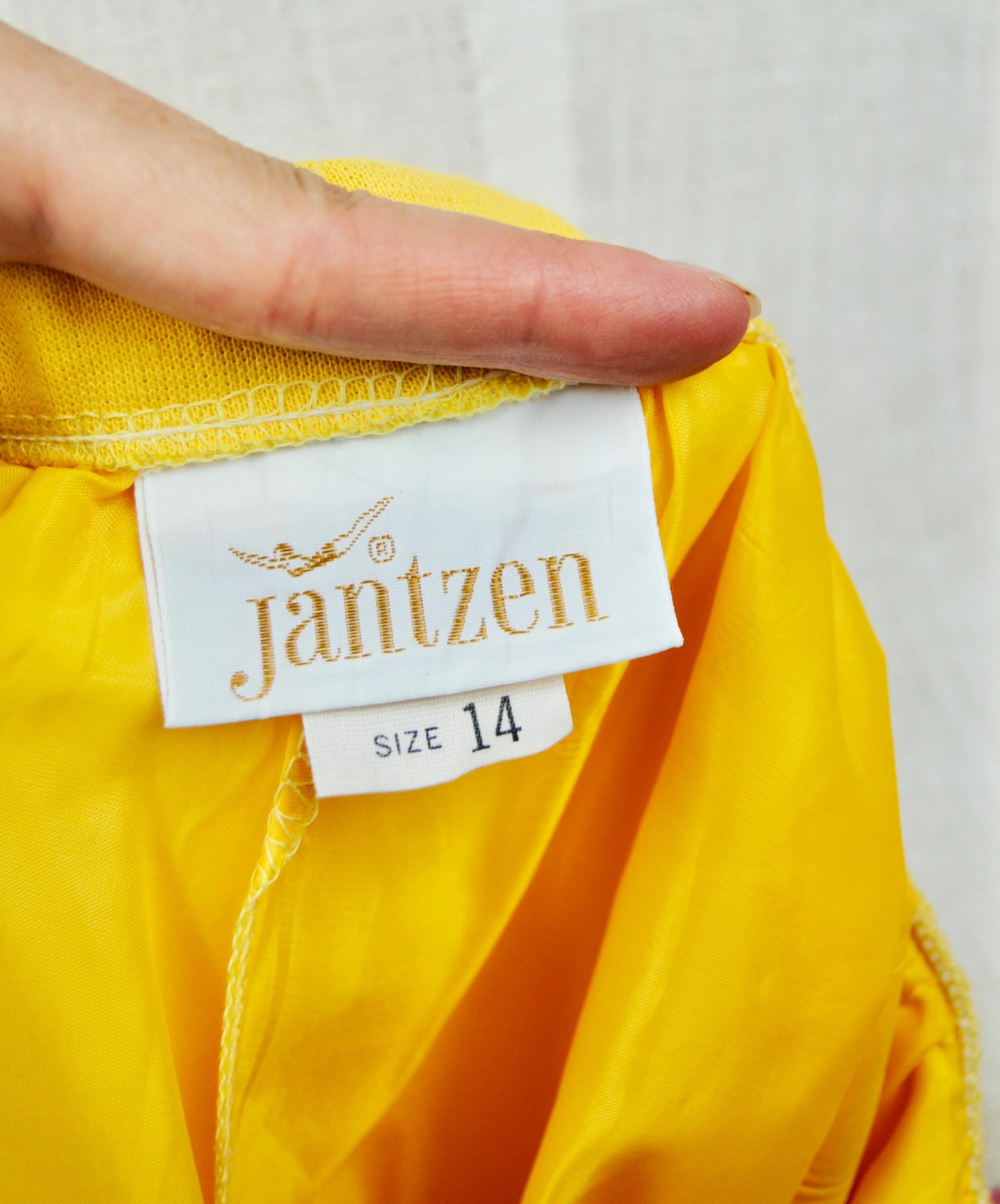 60s/70s Pale Yellow Skort With Pocket! By Jantzen - Image 9