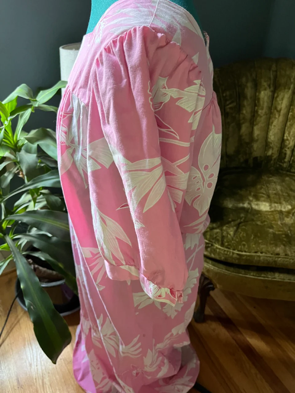 60s/70s Pink Hawaiian Flower Motif Housecoat Short Sleeve - Image 3