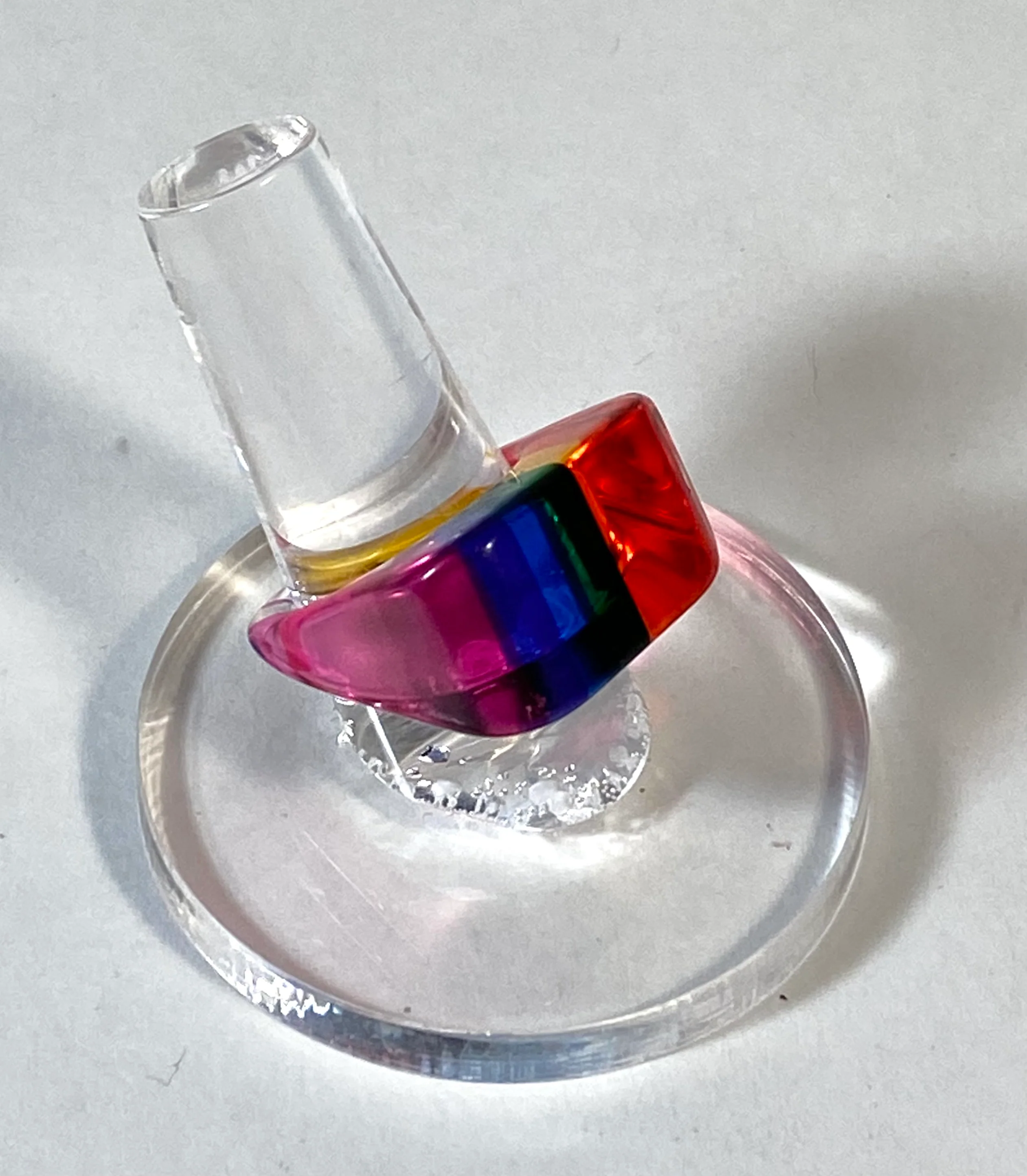 60s/70s Rainbow And Clear Lucite Chunky Statement Ring - Image 7