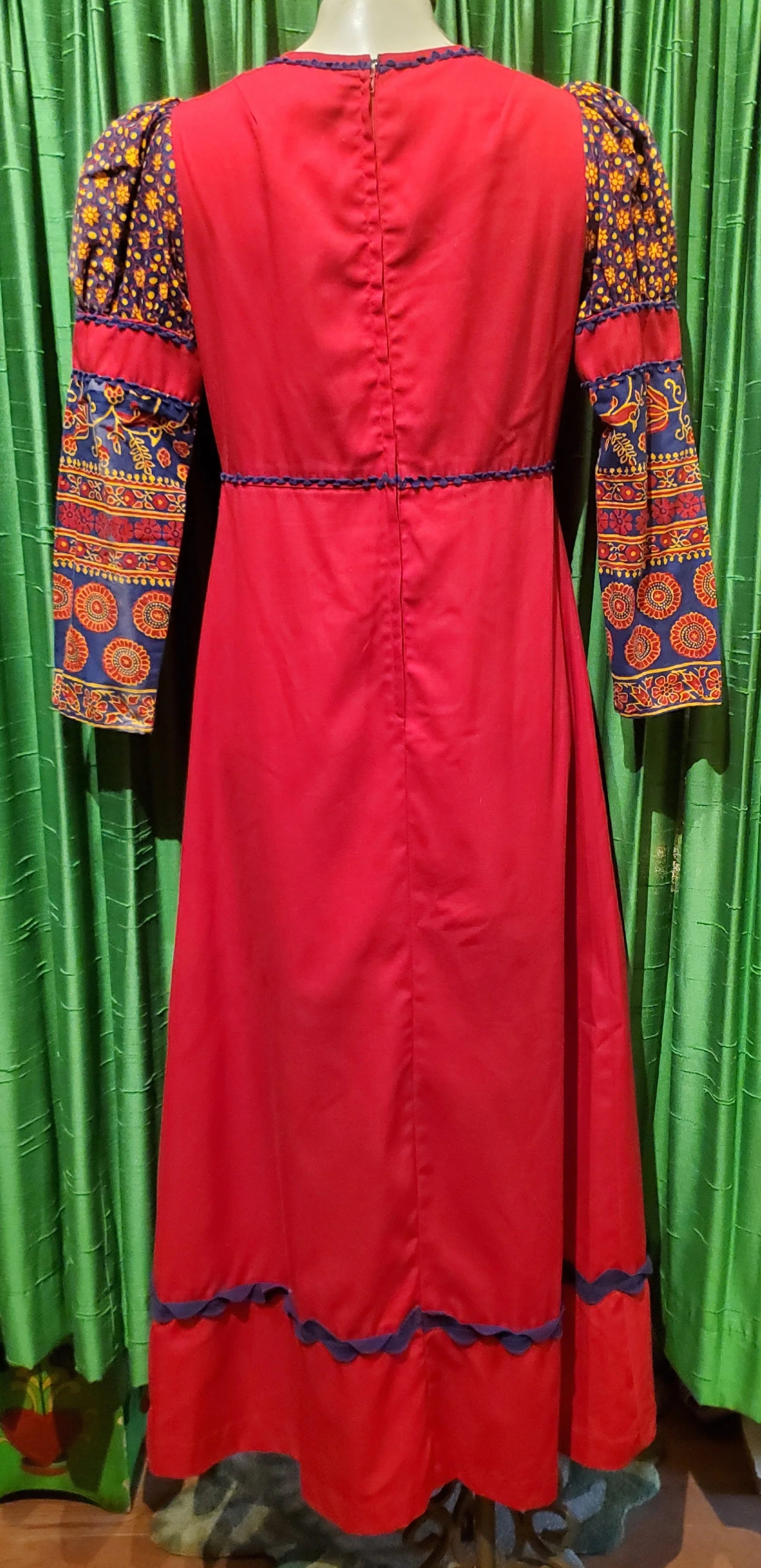 60s/70s Rare Black Label Burgundy Batik Calico Maxi Dress By Gunne Sax - Image 8