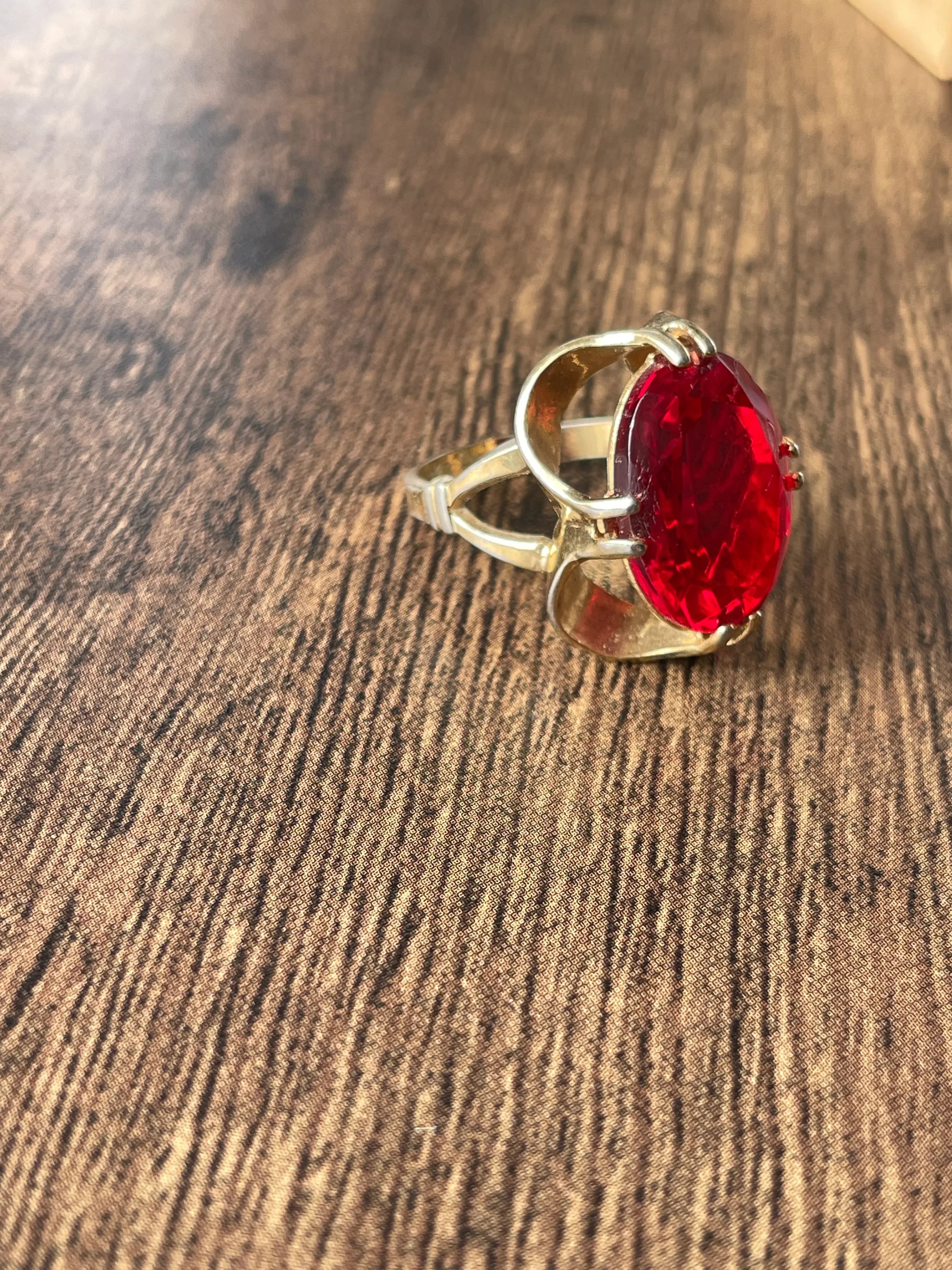 60s/70s Red Rhinestone Cocktail Ring By Madeira Creations - Image 3