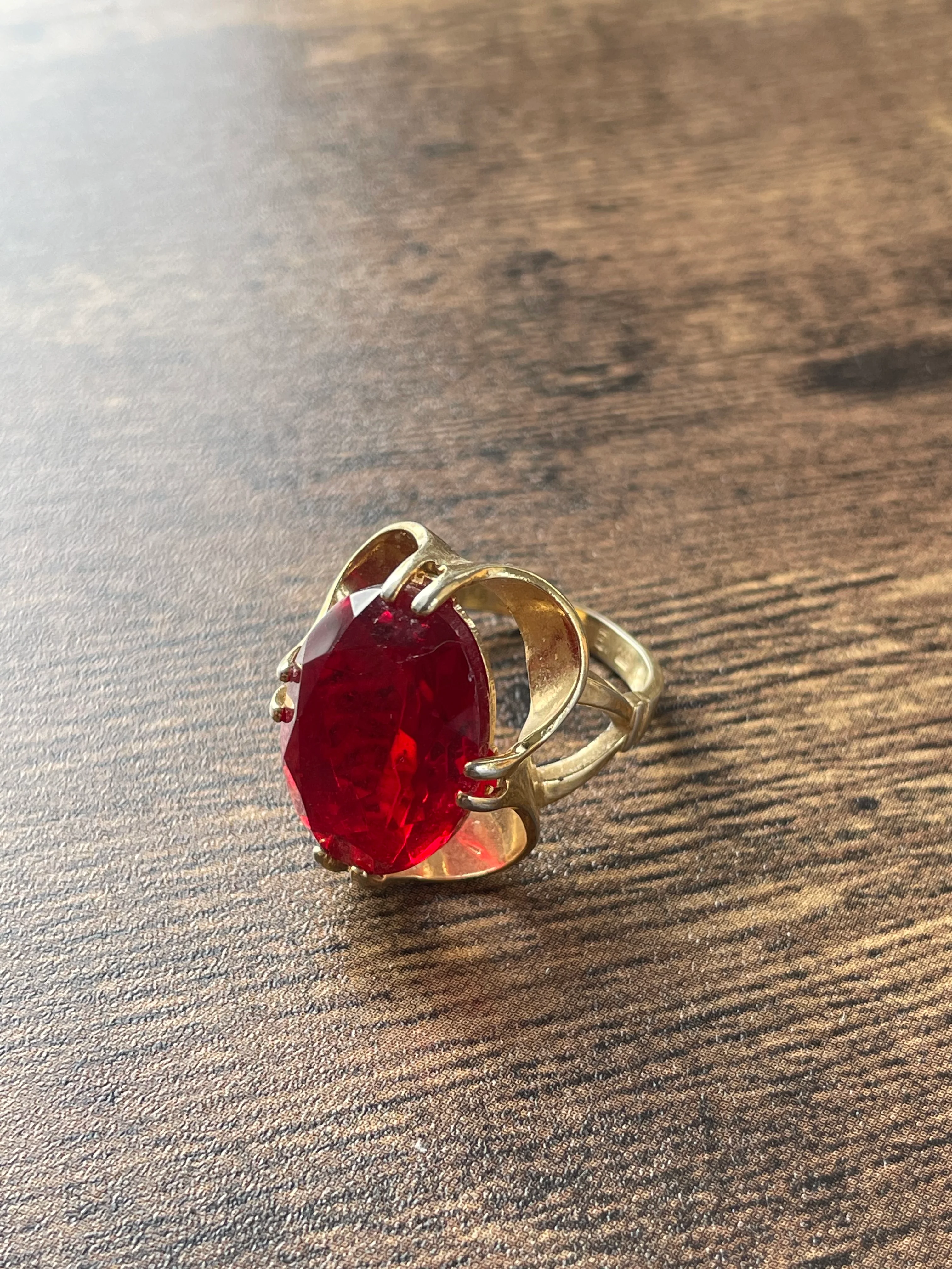 60s/70s Red Rhinestone Cocktail Ring By Madeira Creations - Image 4